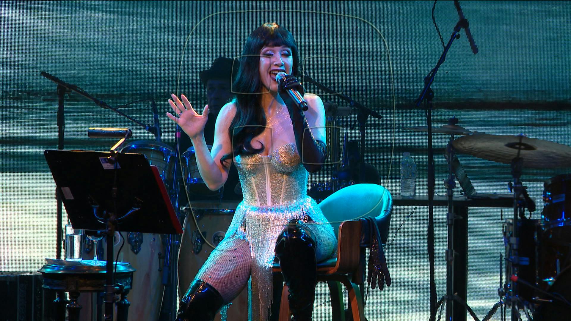 De detractora a seguidora; Susana Zabaleta ofrece concierto con banda