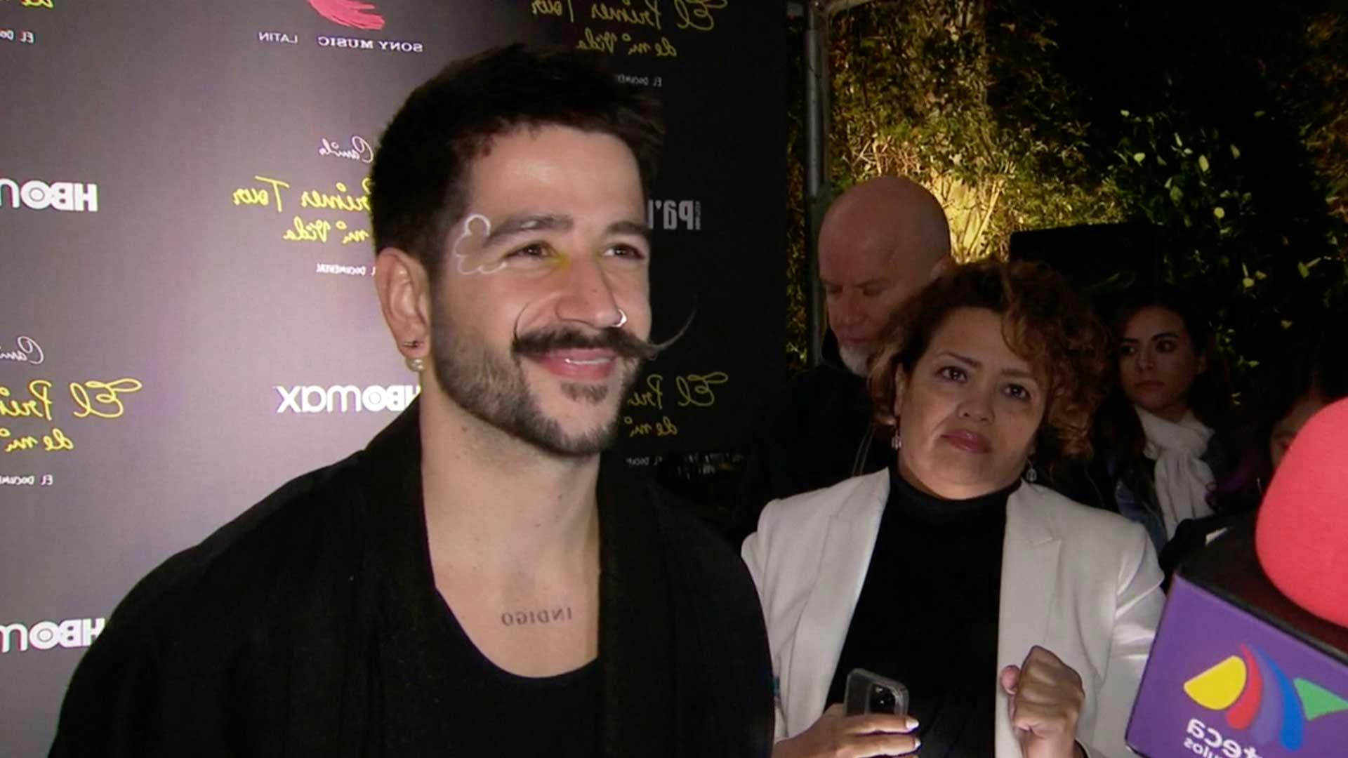 Camilo se tatúo el nombre de su hija Índigo. ¿Dónde? Te mostramos.