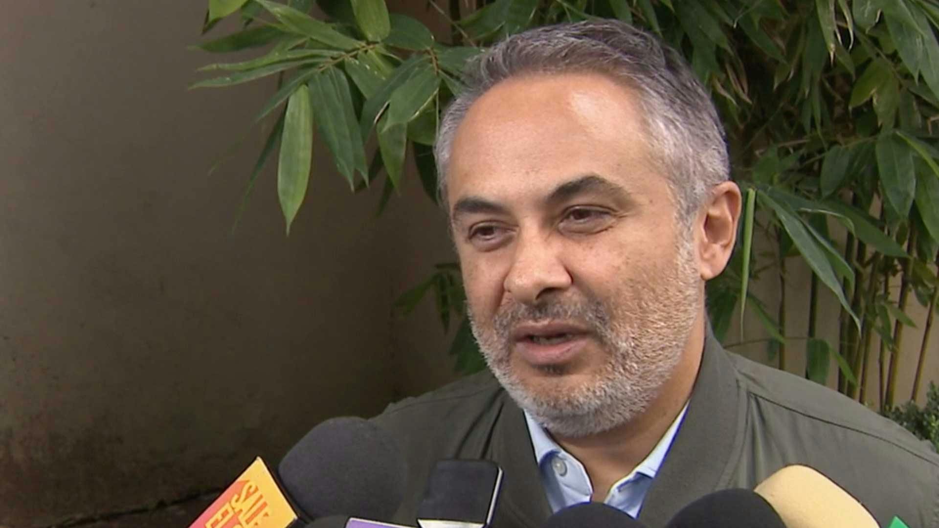 "Se me hace ridículo" Esto es lo que opina Enrique sobre la polémica de maltrato de Paulina Rubio a su hijo mayor