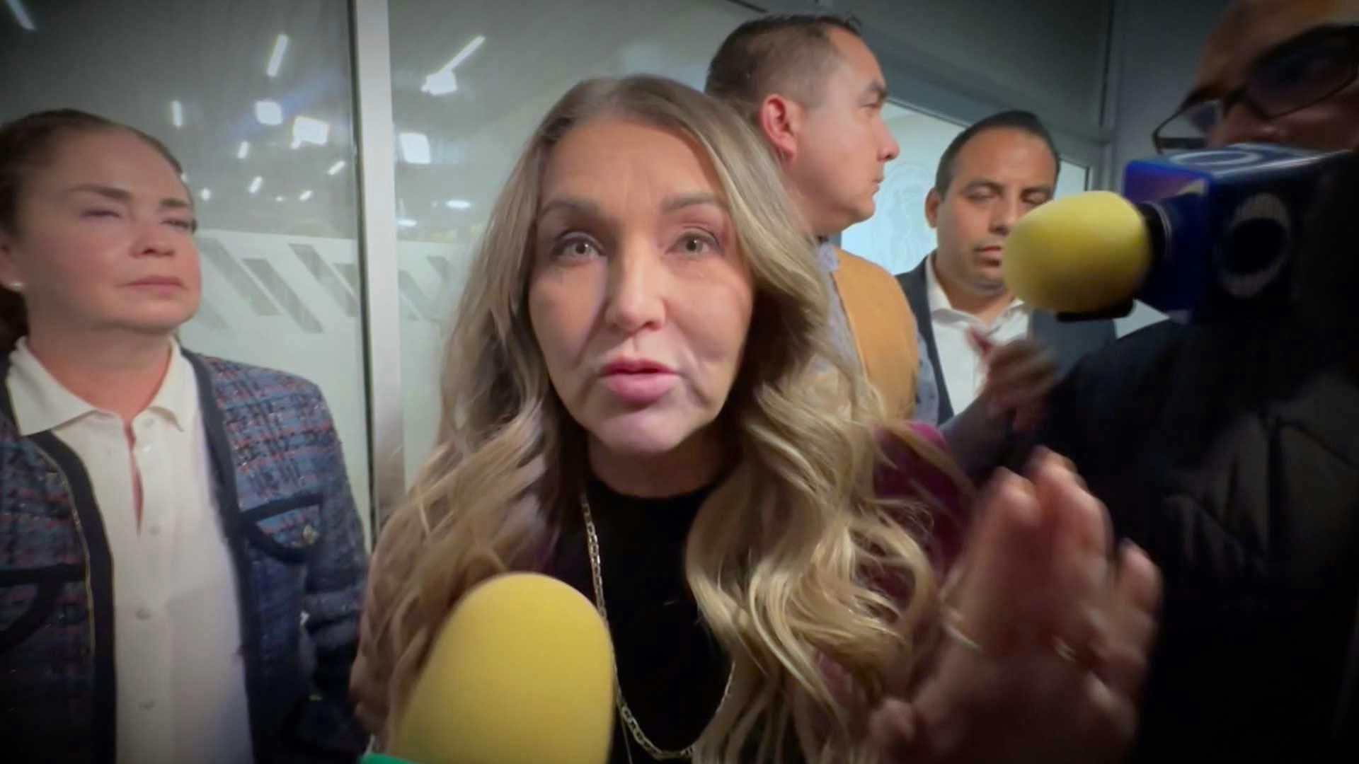 ¿Cruz Martínez se escondé de las autoridades? Alicia Villarreal no sabe nada del paradero del productor