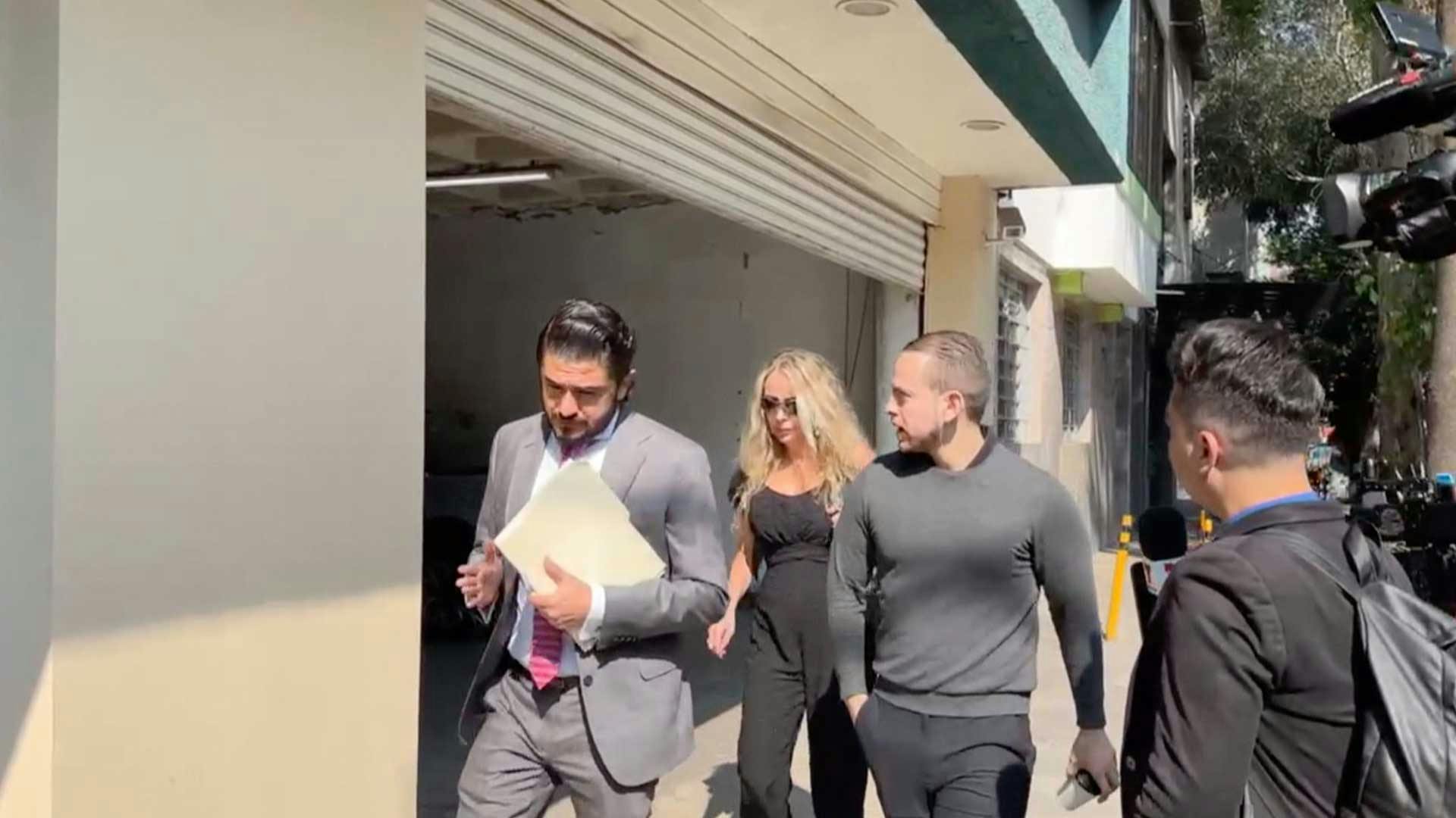 Empieza la audiencia de Marianne "N": Así llegó la madre de la acusada