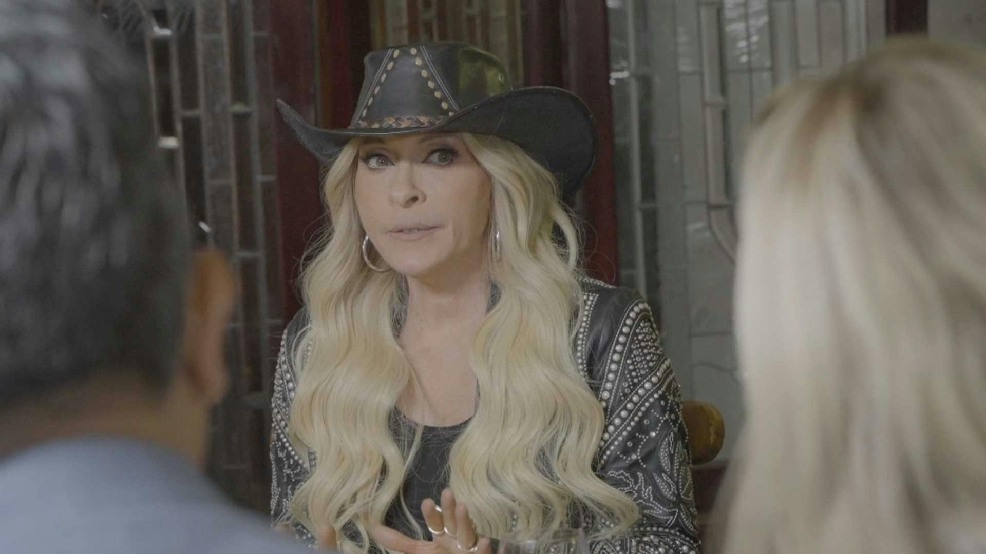 Yuri revela que le encantó trabajar con Ángela Aguilar, pero... ¿Qué opina el público? 