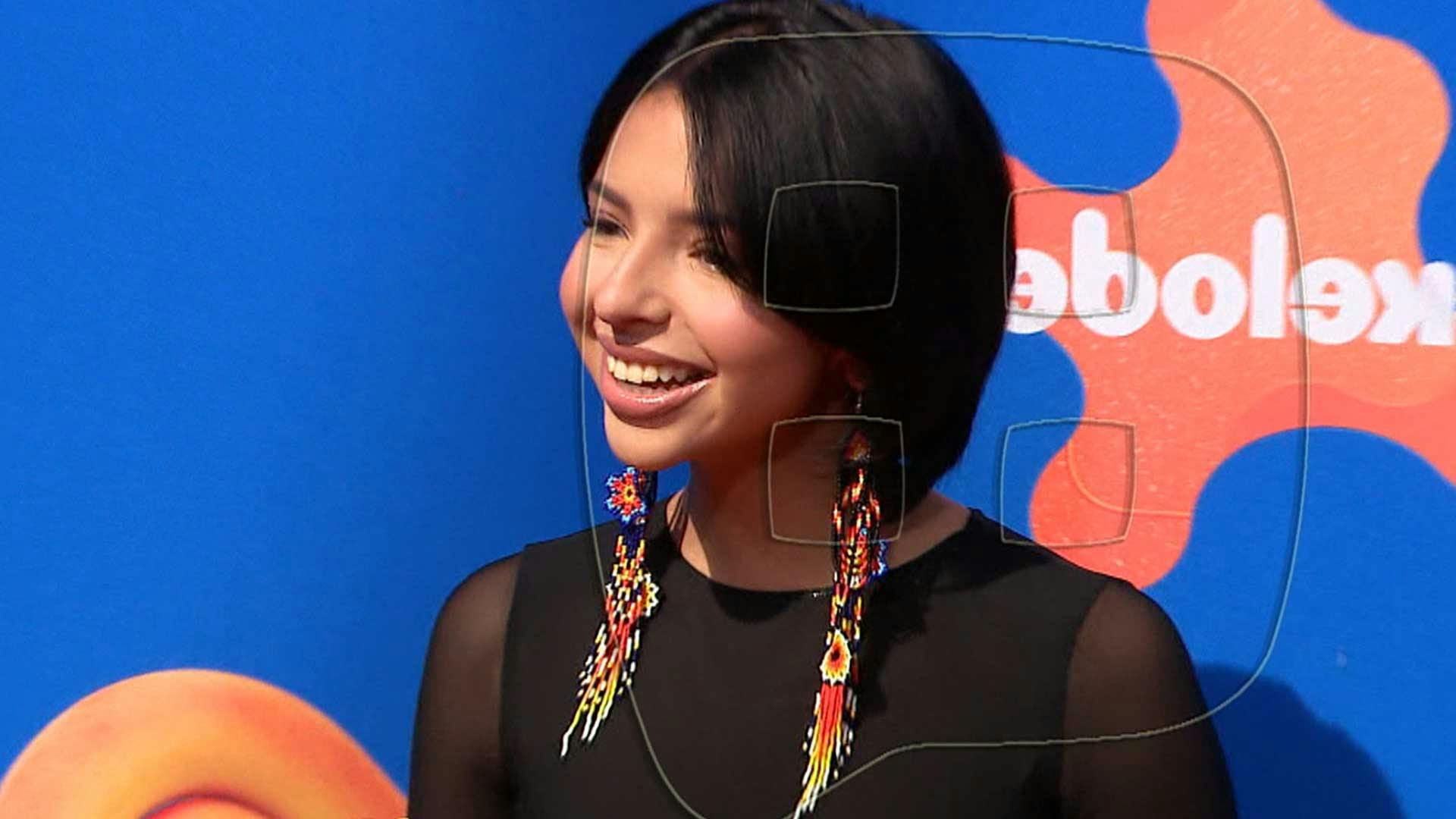 Ángela Aguilar fue abucheada en una premiación donde condujo y cantó