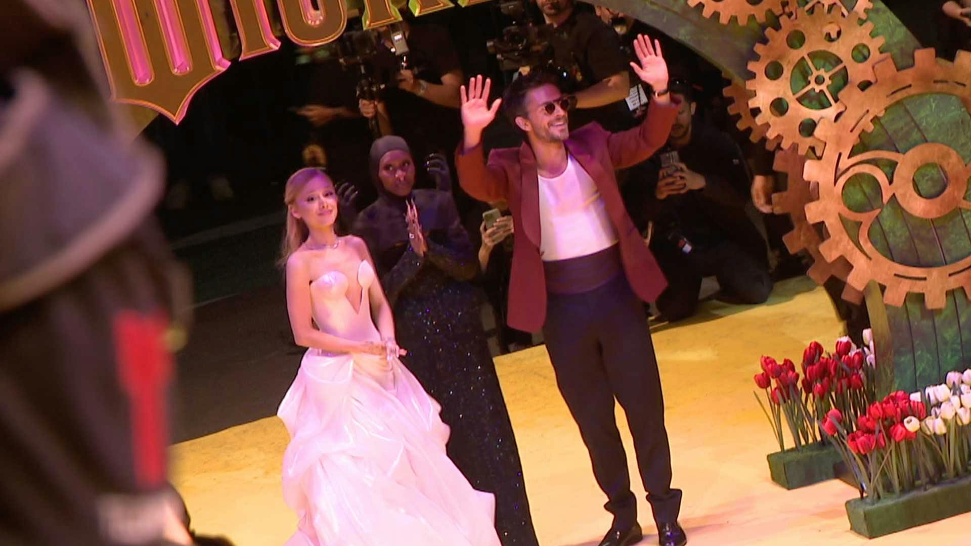 Ariana Grande y Cynthia Erivo en la premier de "Wicked" en México