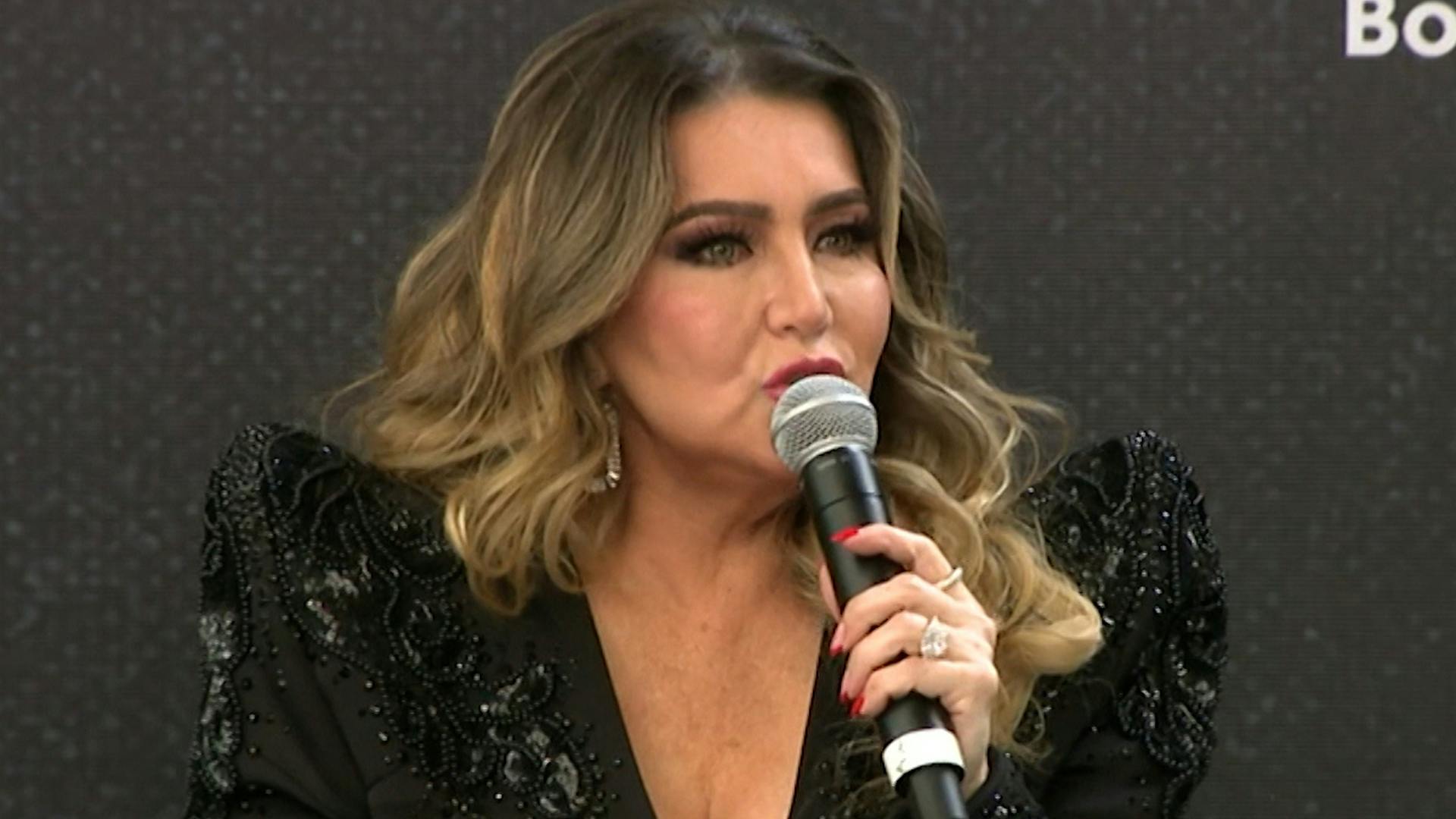 Alicia Villarreal acepta crisis en matrimonio con Cruz Martínez y no descarta divorcio