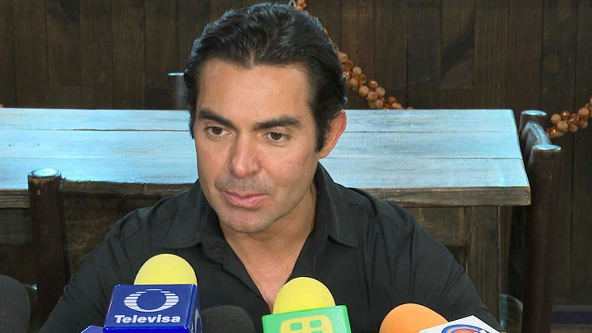 Ernesto D'Alessio da carpetazo al tema de su divorcio de Charito Ruiz