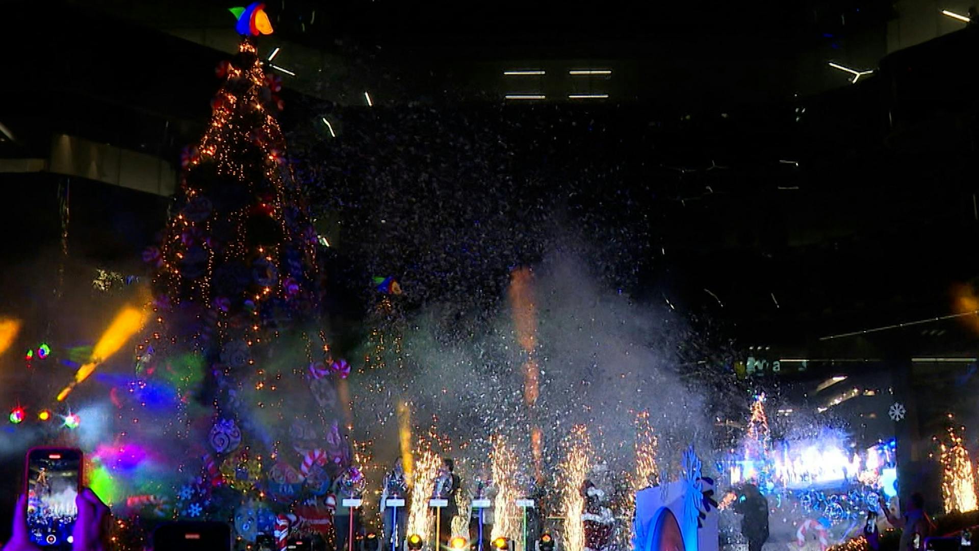 ¡La Navidad llegó a TV Azteca! Celebramos juntos el encendido del árbol