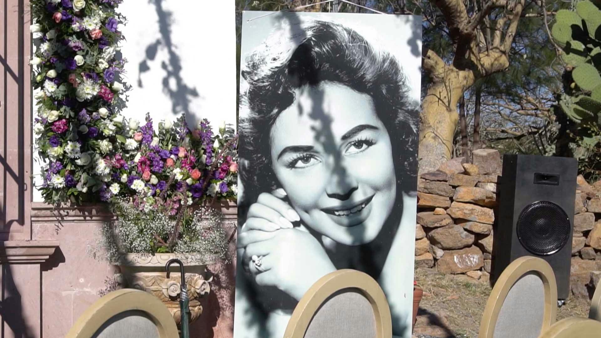 Estuvimos presentes en el aniversario luctuoso de Flor Silvestre.