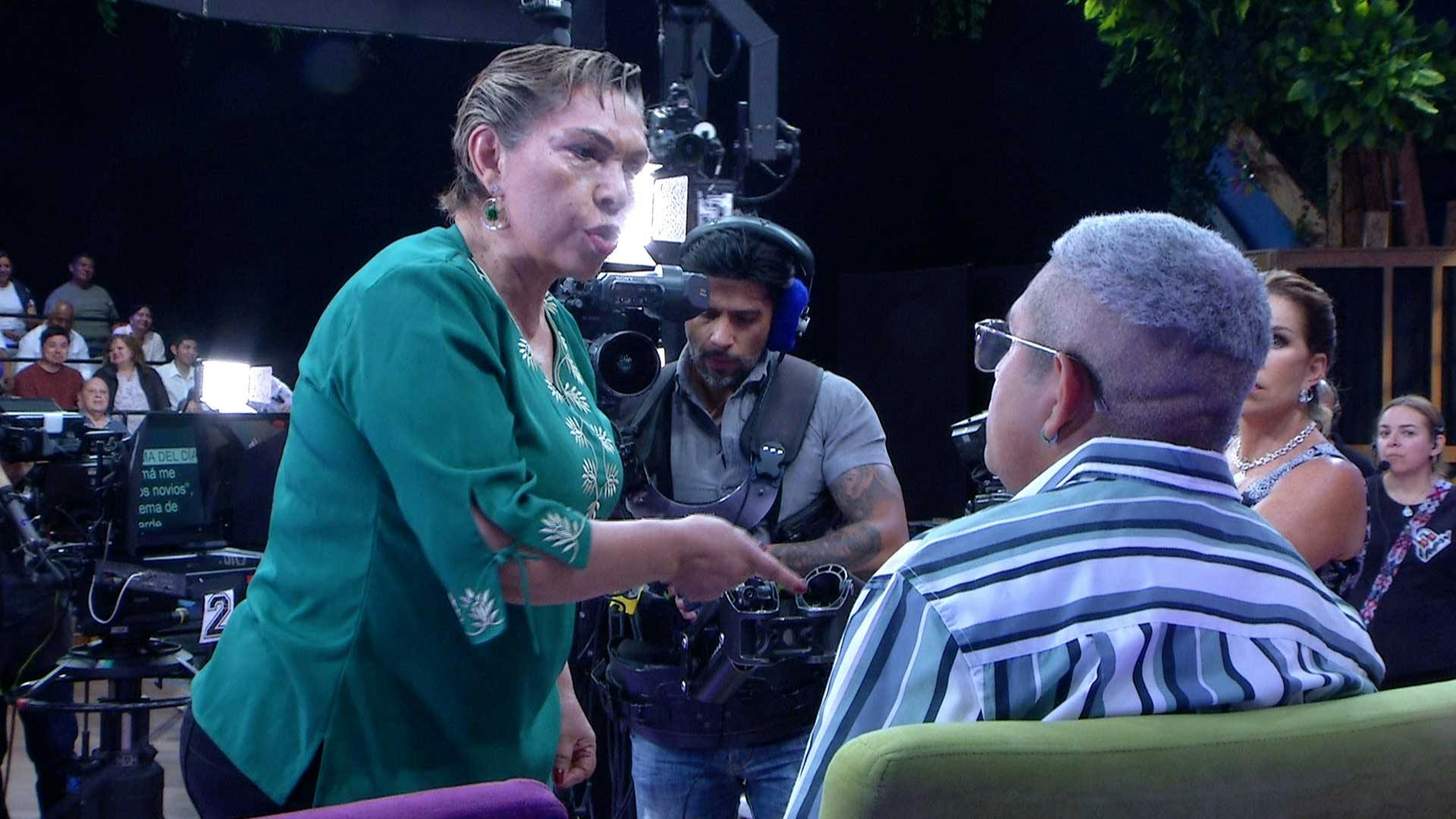 Mi mamá me quita los novios | Programa del 24 de abril del 2024