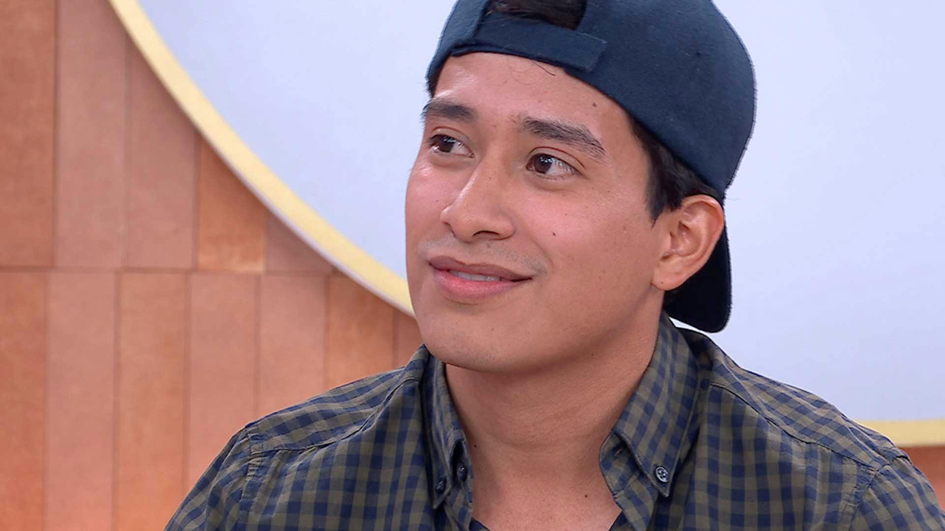 ¡Dinero fácil y rápido! Dilan le saca provecho a su cuerpo