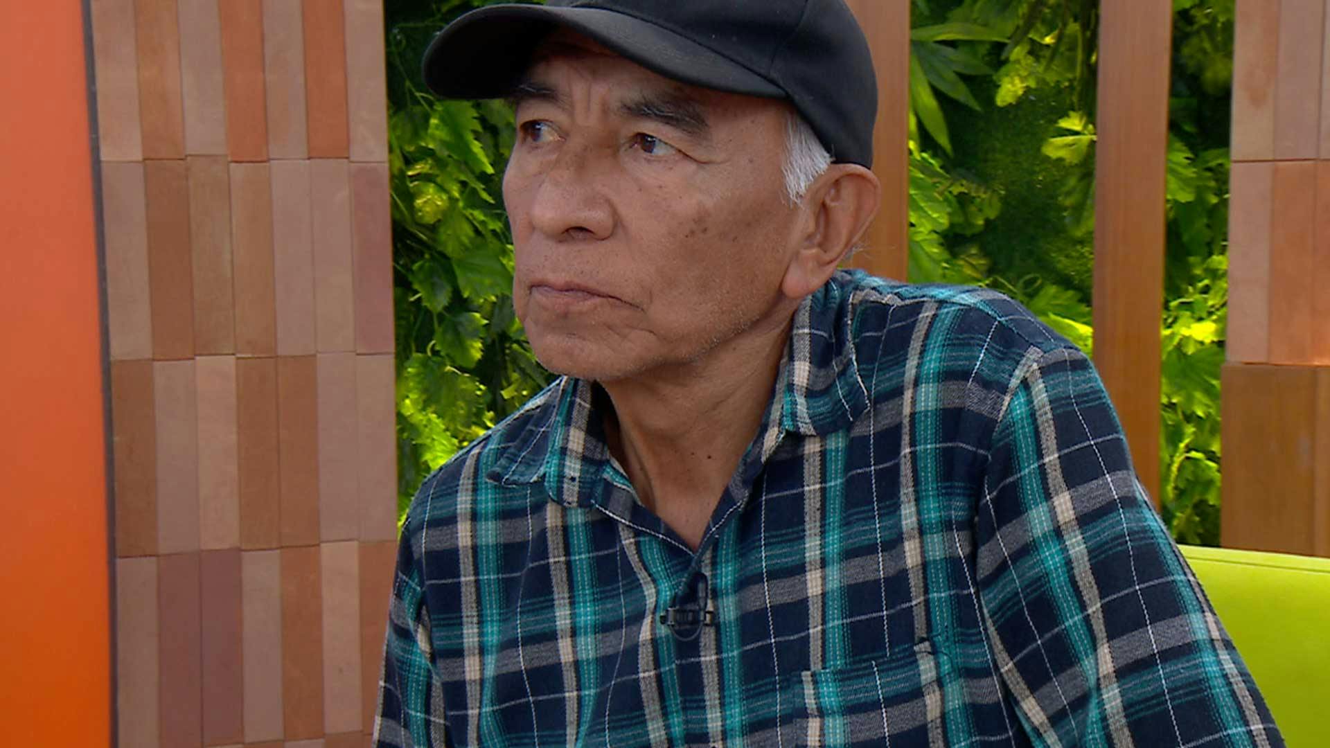 ¡Mejor se alejó de ellas! Onésimo no sabe qué hacer con sus hijas