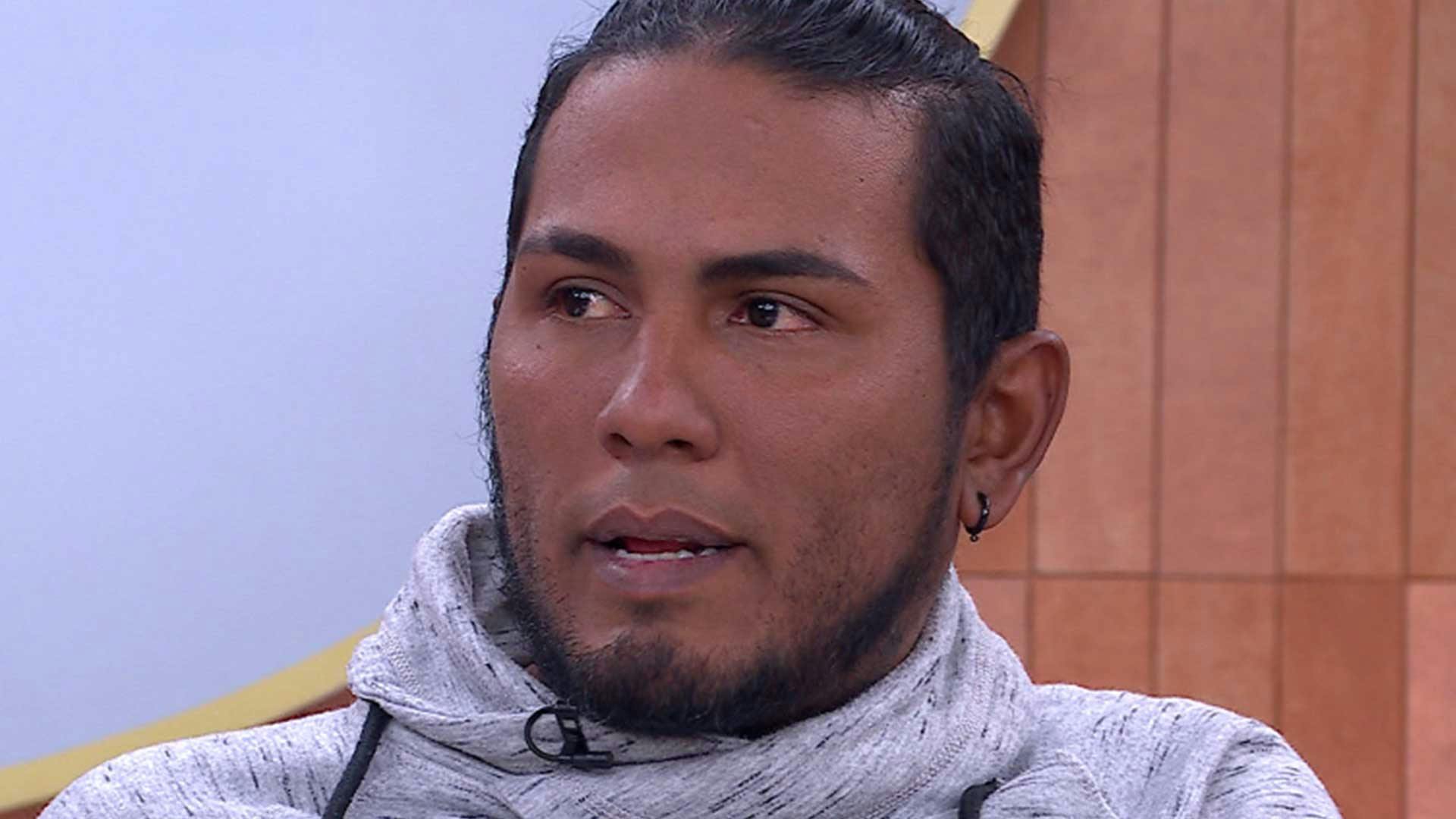 ¡No quiere que lo acusen! Carlos nunca quiso traicionar a Sandra