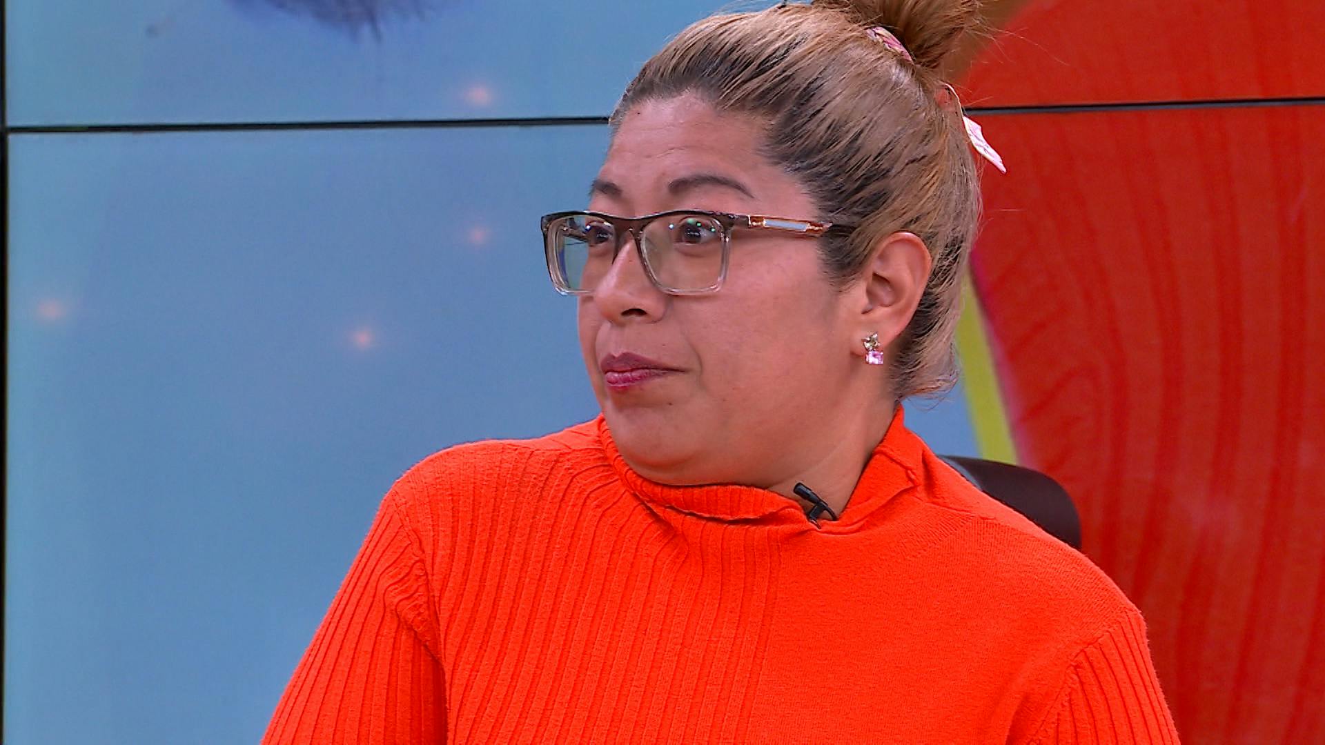 ¡Ni una mamila! Justina no entiende que su hija no quiera a su bebé