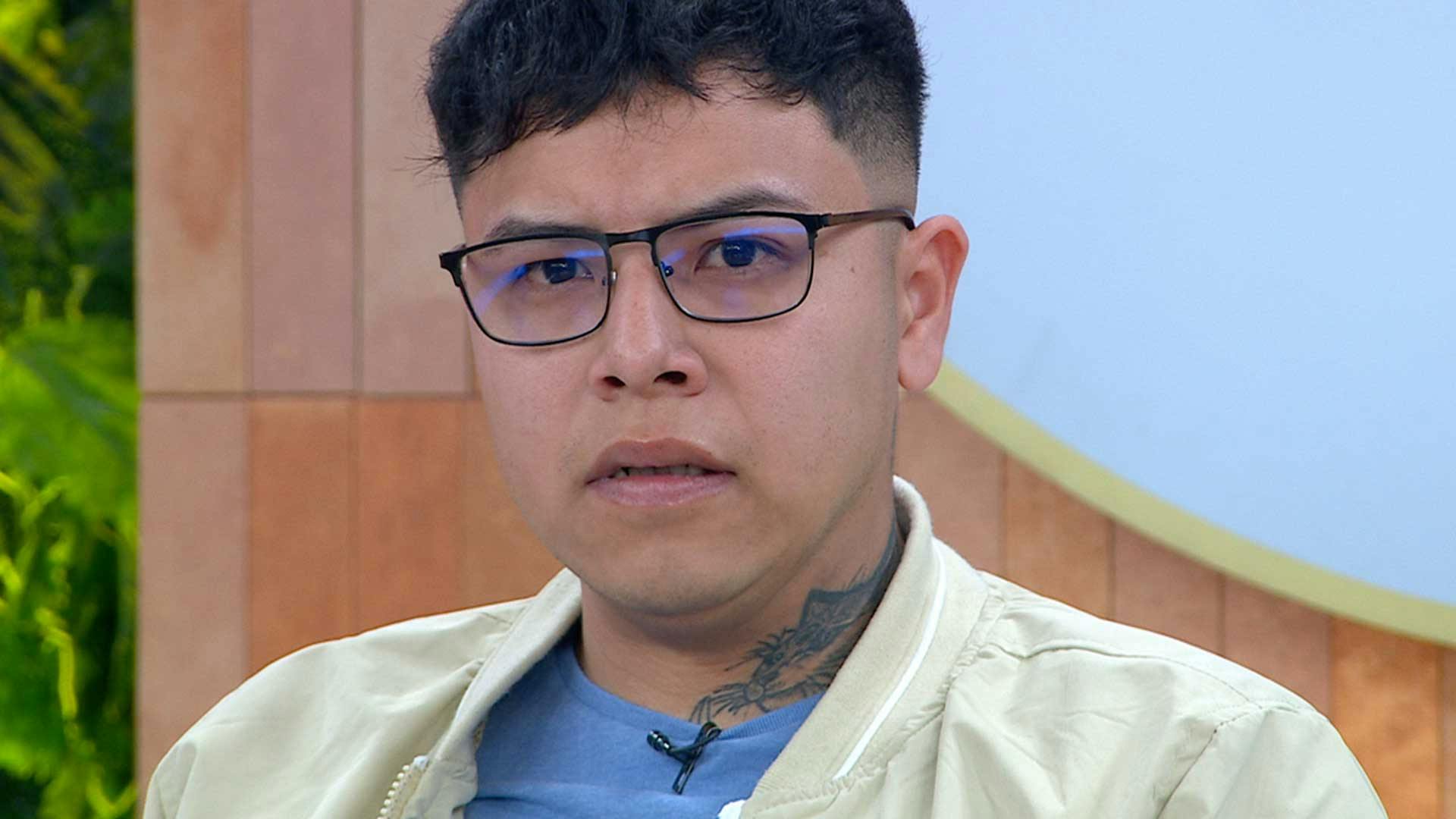 ¡Prefiere a su hermano! La mamá de Felipe se aprovecha de él