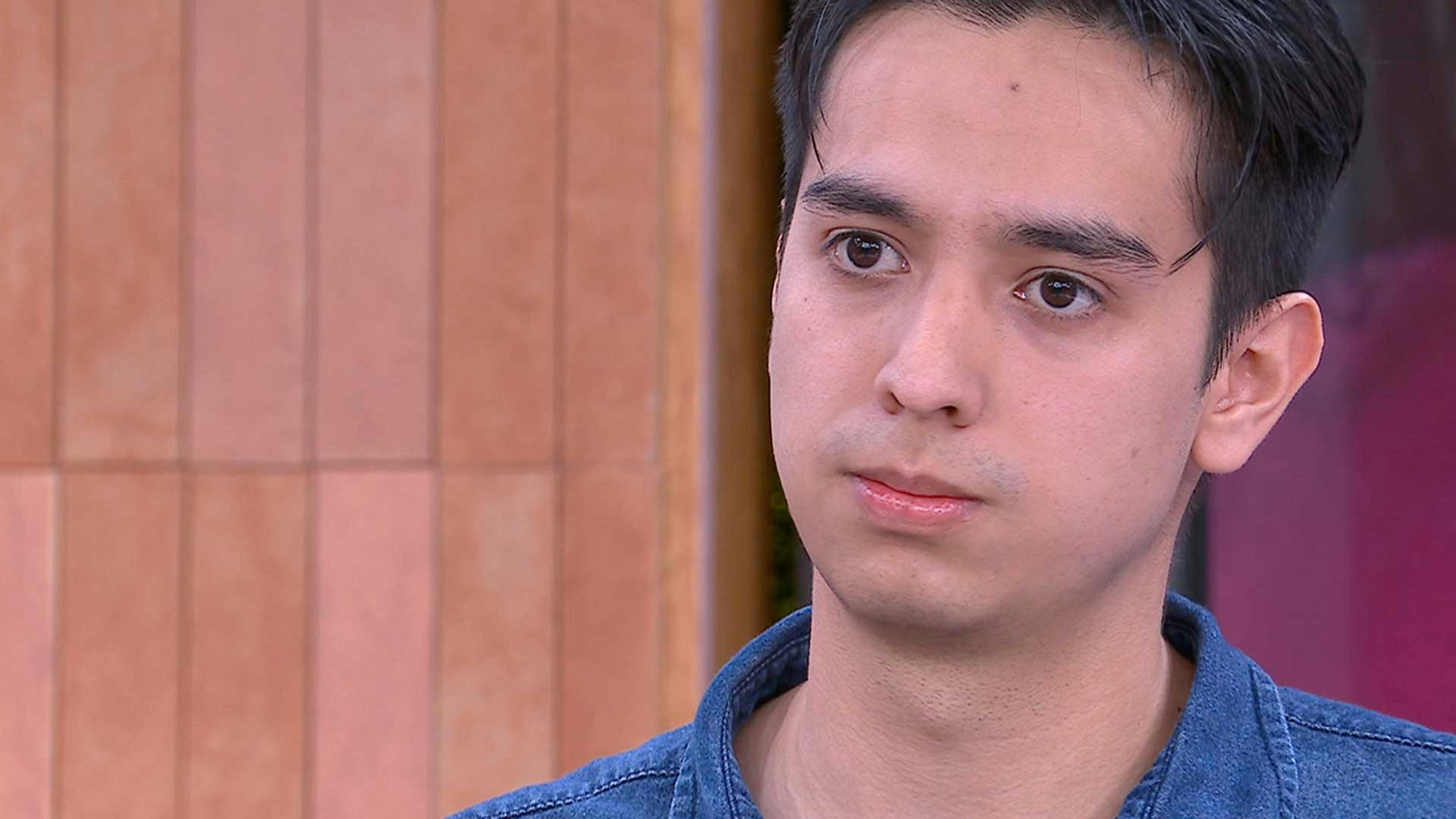 ¿Niña de hospicio? La mamá de José critica y checa a su pareja