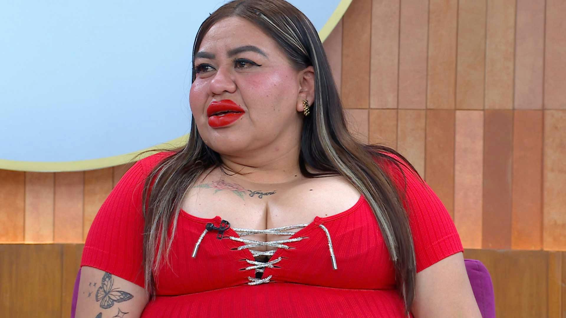 ¡Quería que la dominaran! A Helly le hartaron las atenciones