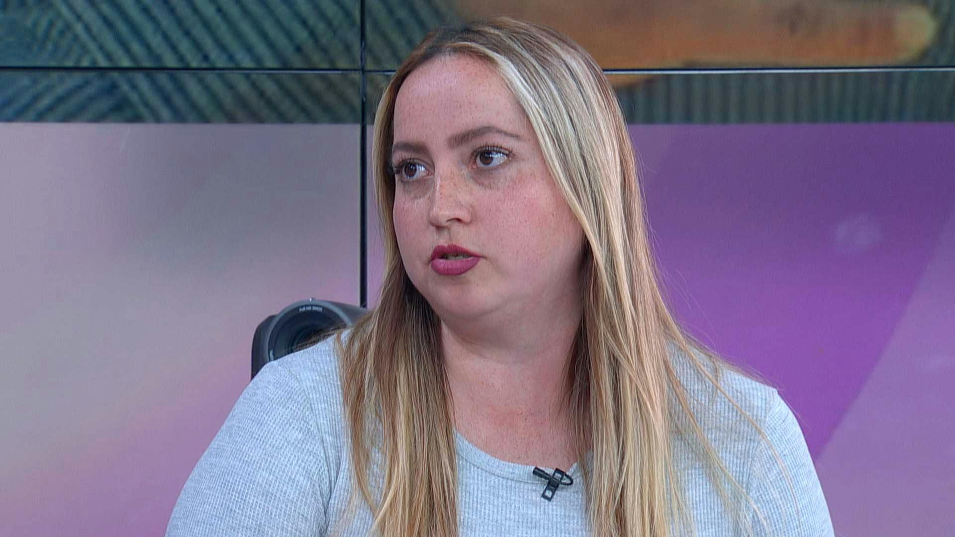 ¡Compró un anillo de cenizas! Jessica fue embaucada por su prima