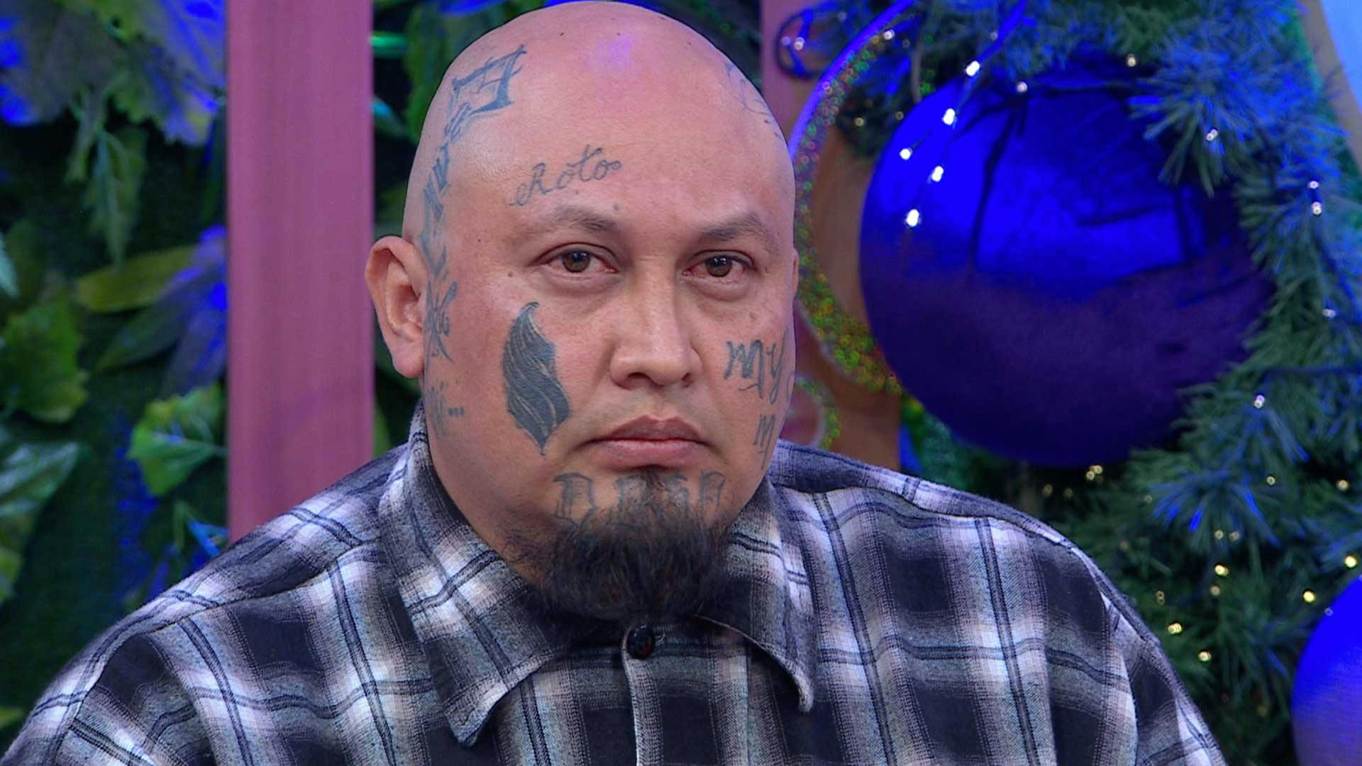 Adrián sigue casado con Priscila y no le parece justa la situación