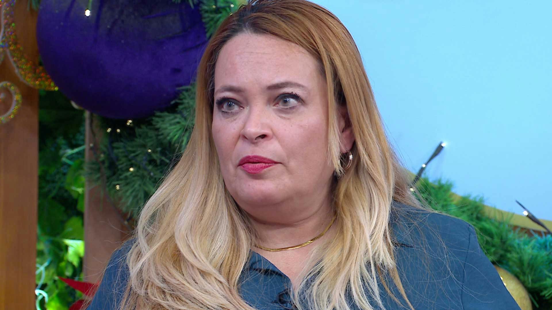 La mamá de María viene a desenmascarar a José, quien no deja en paz a su hija