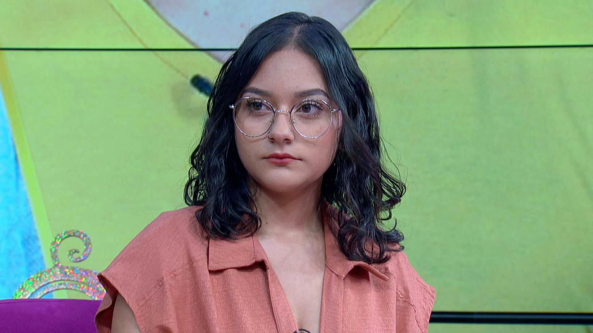 ¡Se avergüenza de su madre! La mamá de Mayte anda con un chamaco