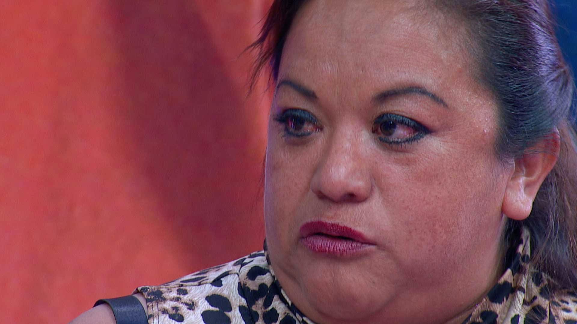 Sonia acepta regalos de Jesús sabiendo que no tiene dinero. ¿Está mal?