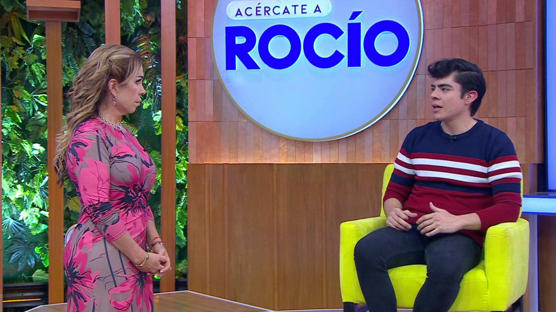 ¡Su papá le tira la onda a su novia! Víctor ha sorprendido a su padre