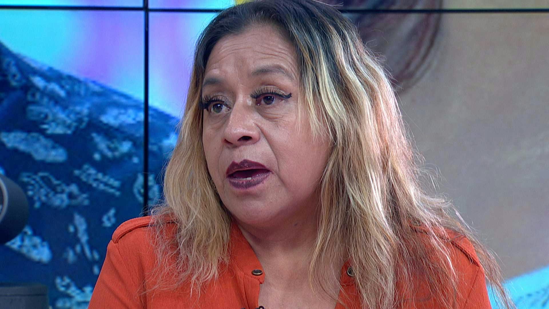 María no frecuenta a su hija porque su esposo se lo prohibe