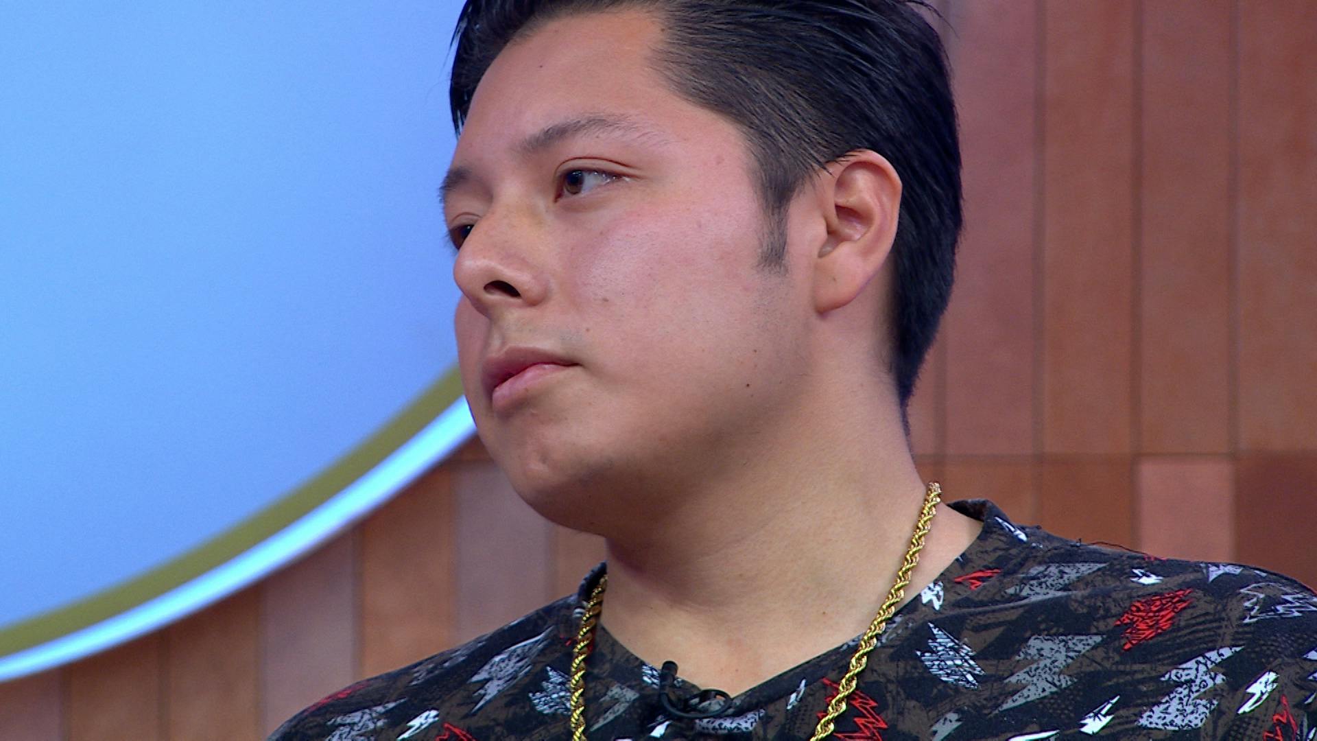 ¿Lo mangonea? César trabaja el doble para tener a su mujer como reina