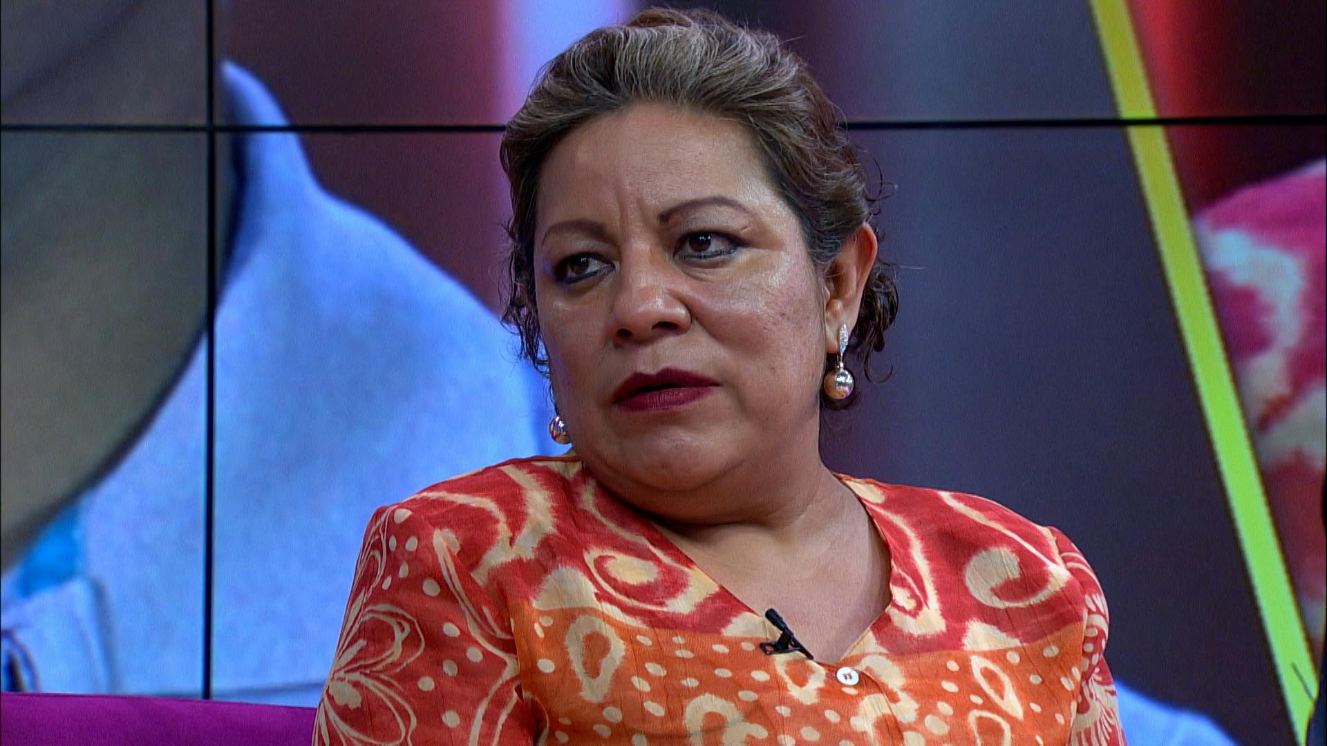 ¡Soy viene viene, no limosnera! Karina se molesta por sus propinas