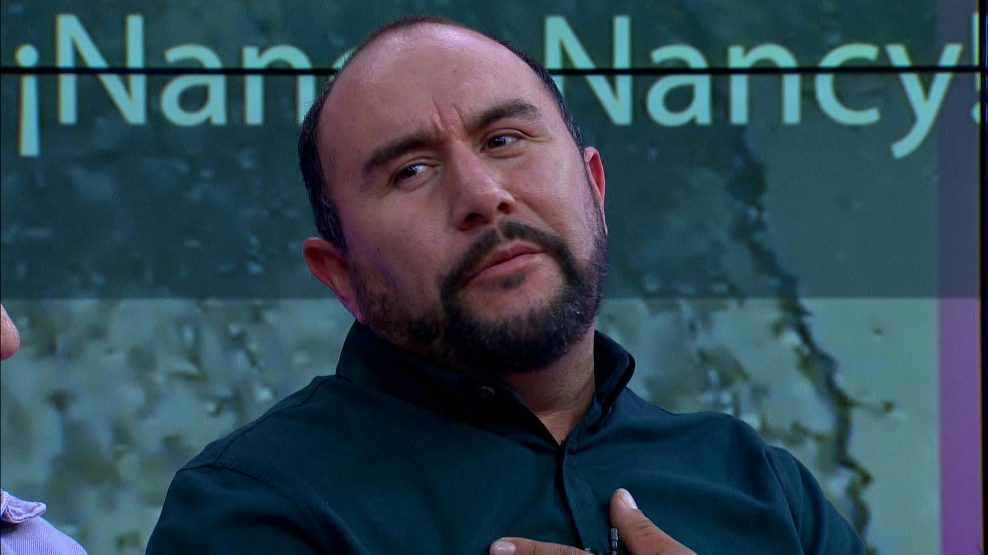 A la esposa de Salvador le endulzaron el oído y le puso el cuerno