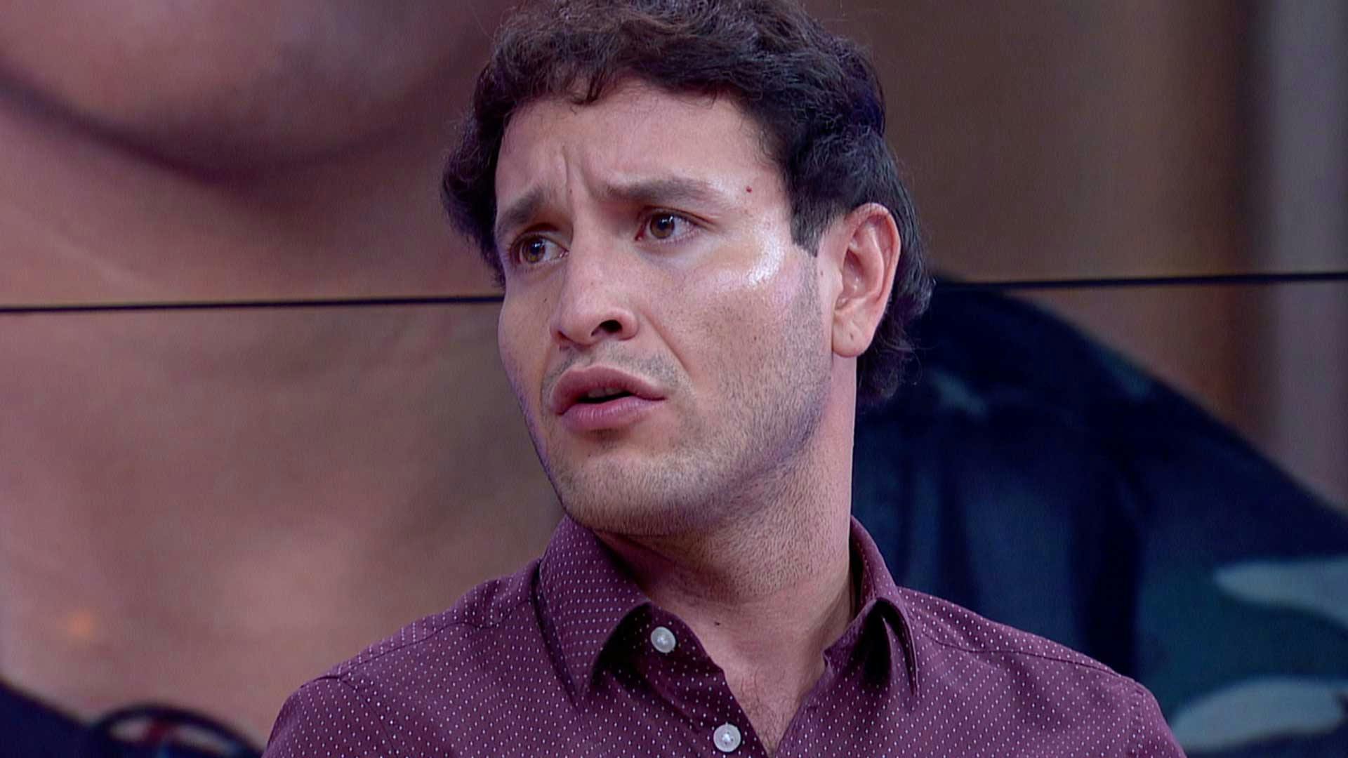 Aunque genera empleos, a Brandon le dicen malandro porque tiene dinero