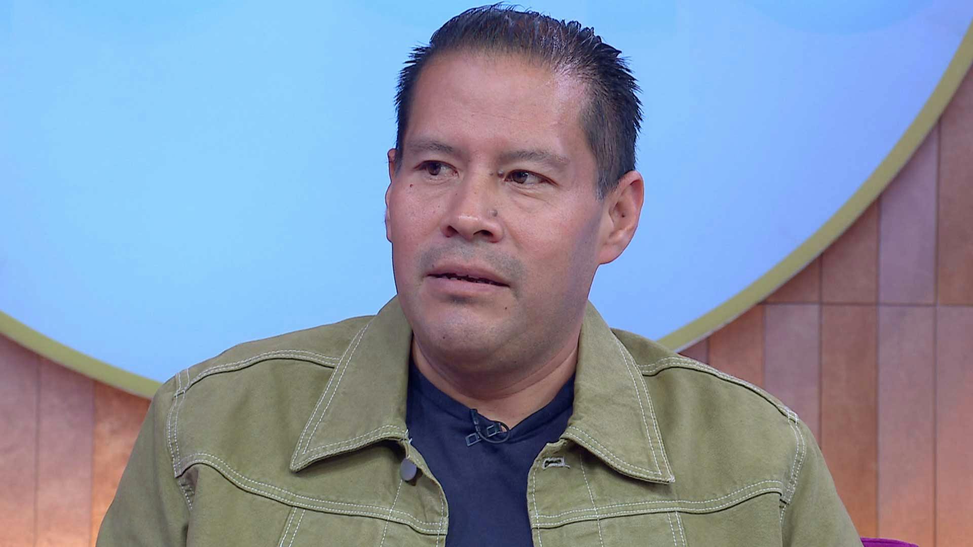 La patrona de Óscar le levanta falsos para correrlo de la carnicería