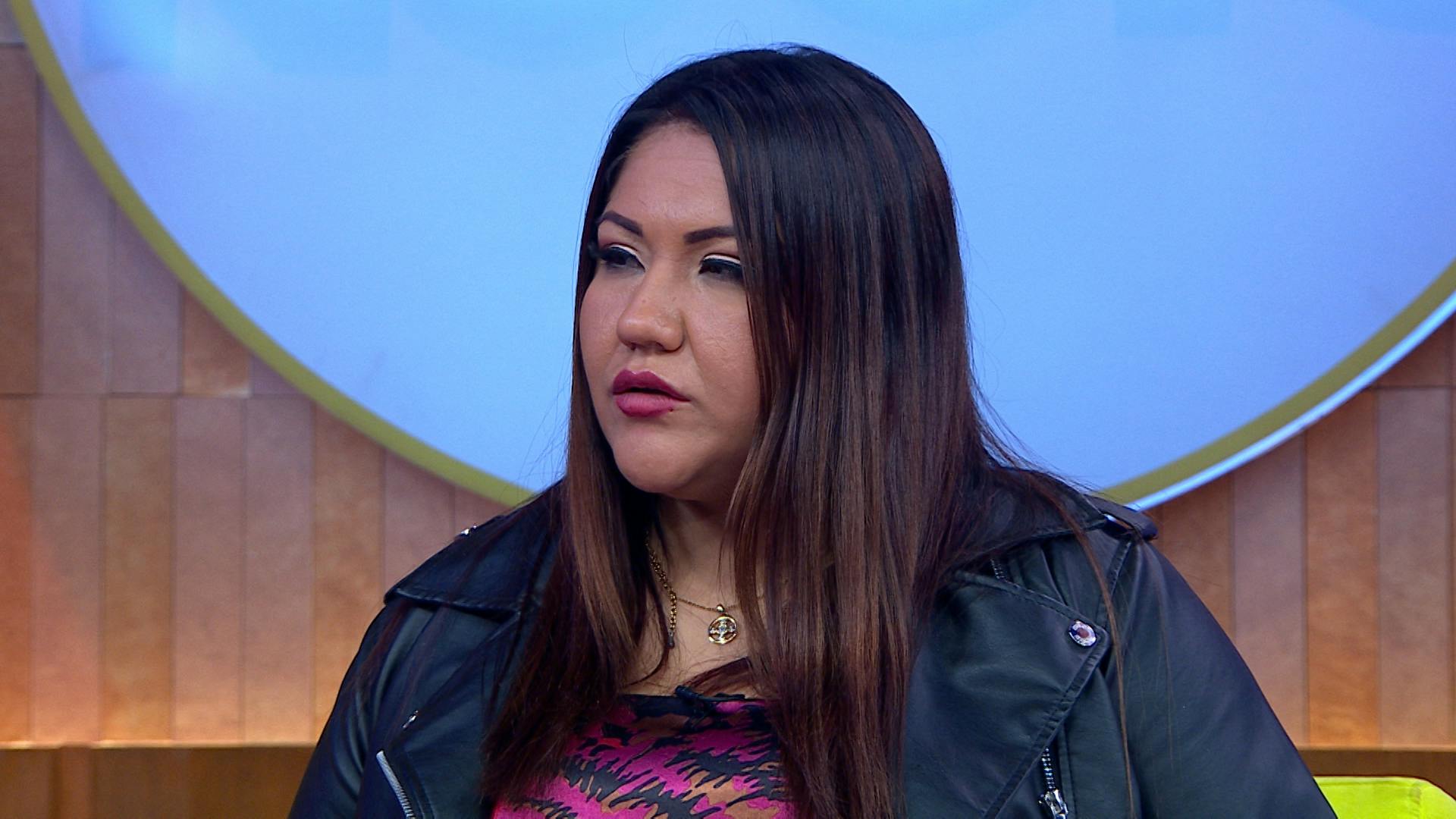 Nayeli tiene dos hijos, pero se mata trabajando para salir de fiesta