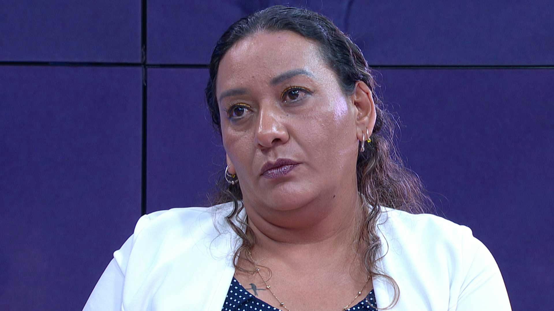 Sandra crió a la hija de una prostituta porque Adrián la engaño