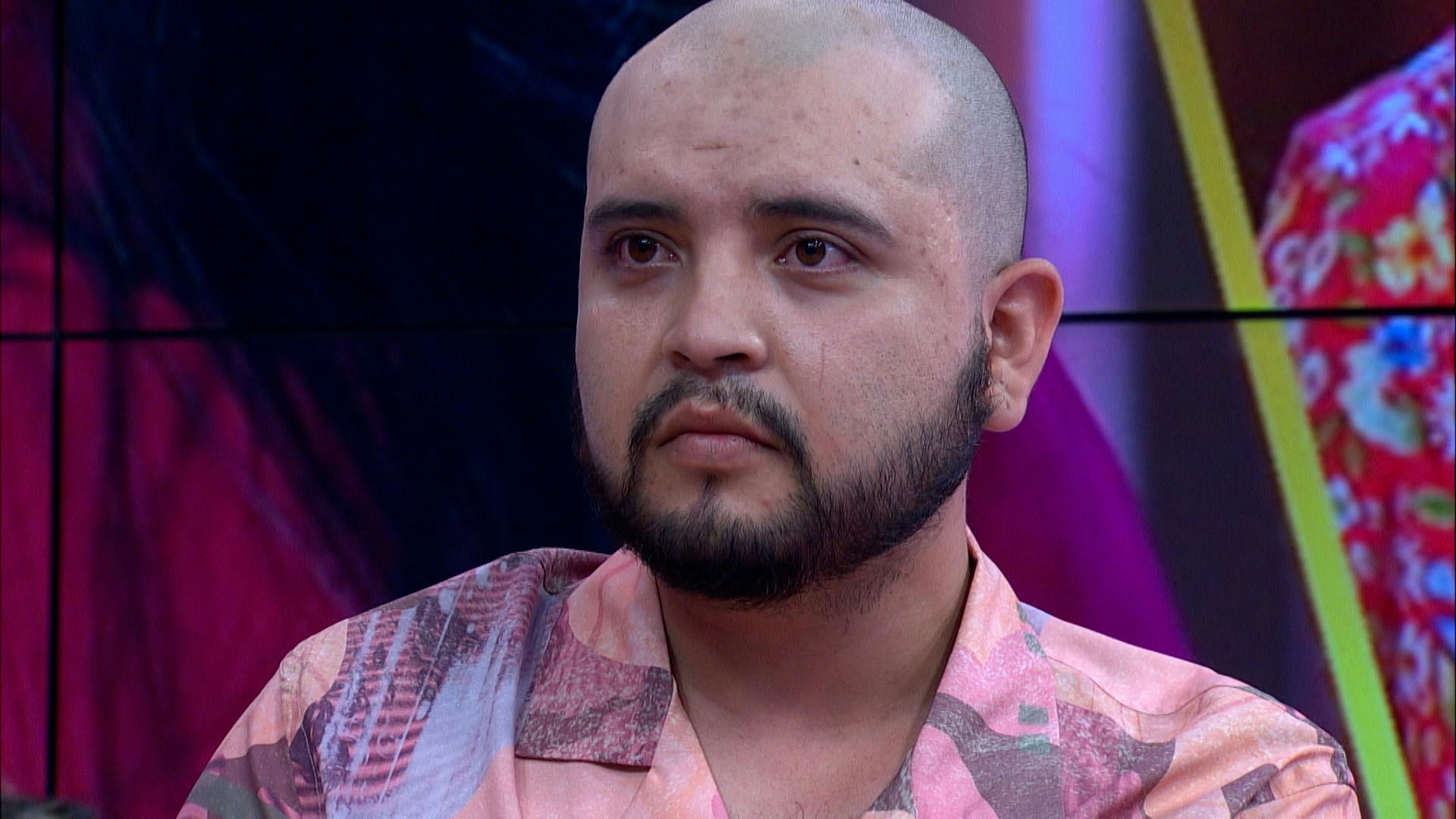 Marcos está orgulloso de andar con una mamasota mayor que él