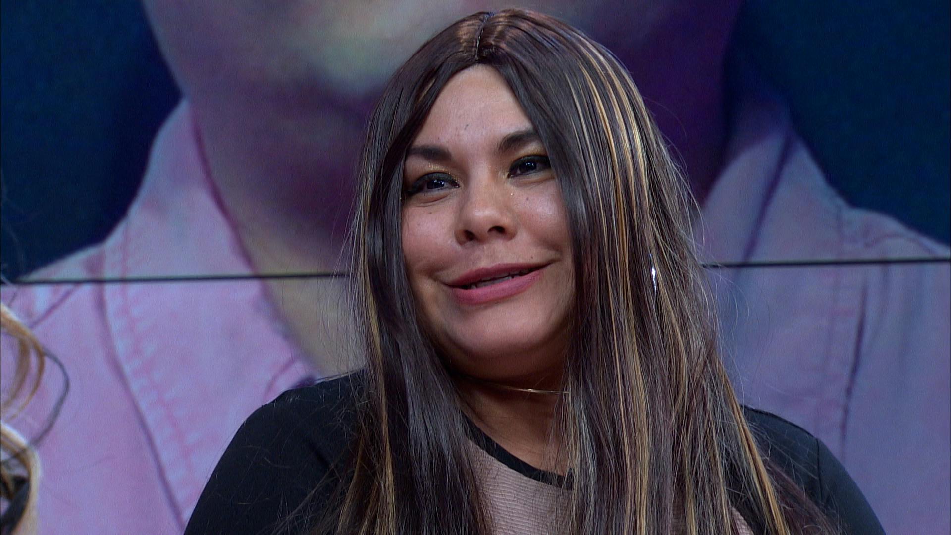 Lilia quiere que Vianey asegure su futuro con un buen partido