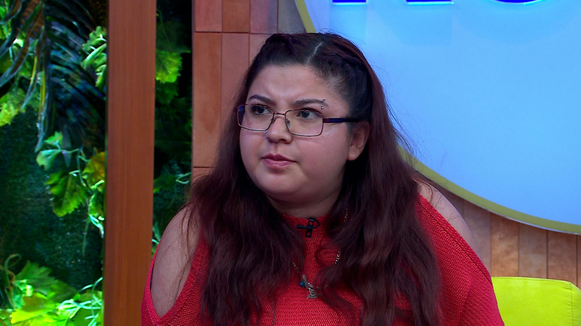 Alba está muy indignada con María porque es una malagradecida