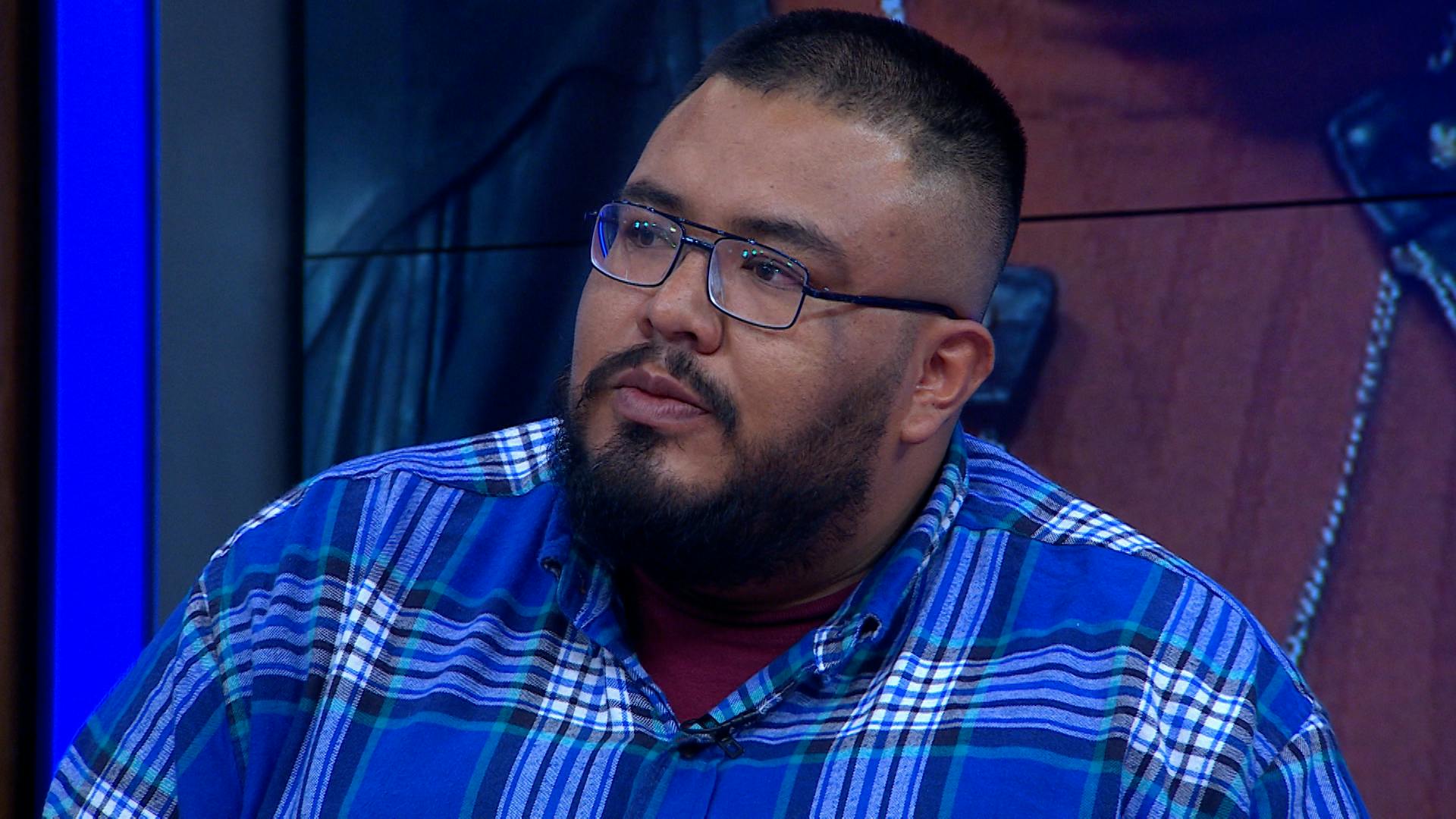 A Edgar le ponen los cuernos y no se da cuenta por estar trabajando