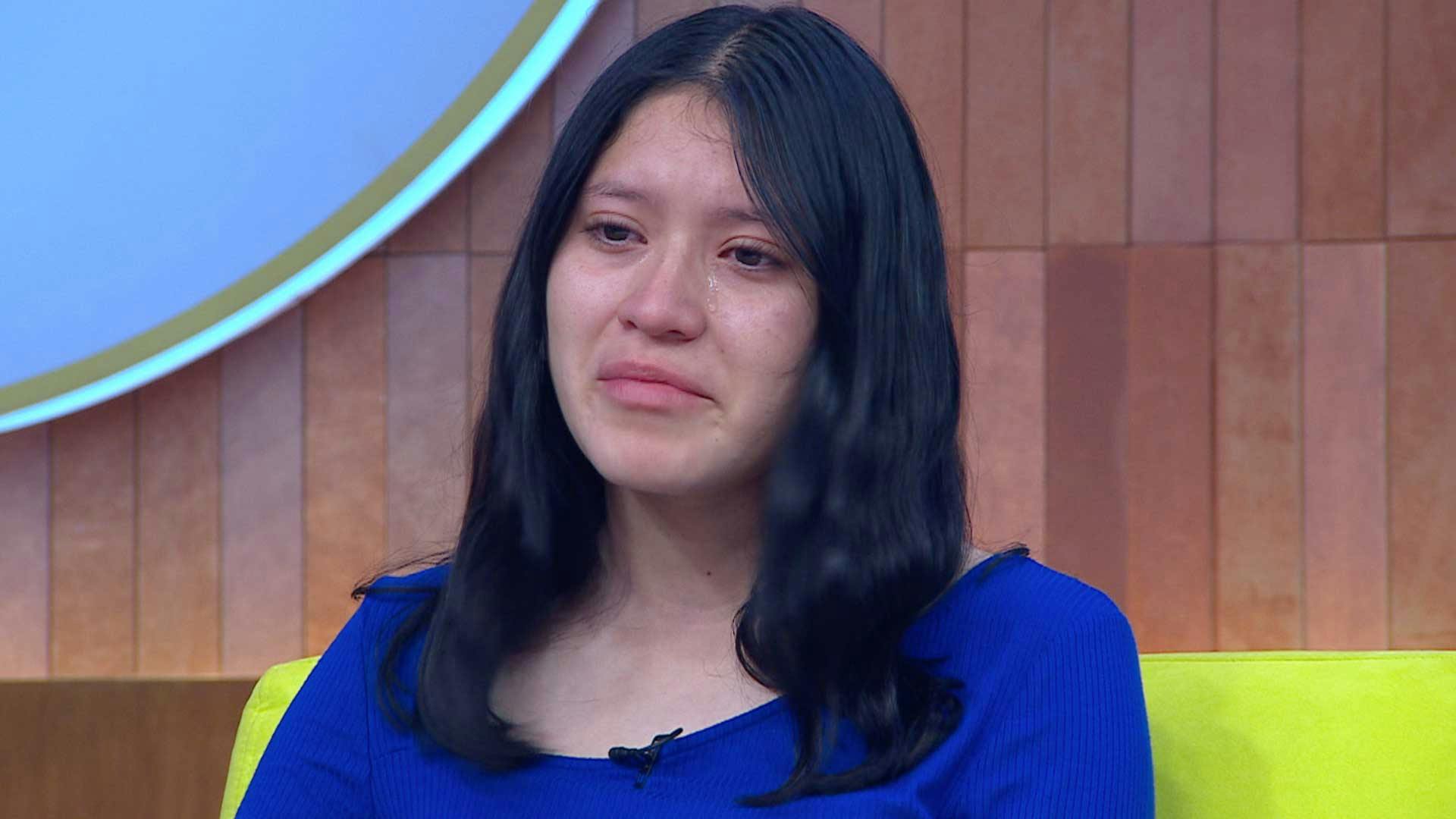 Denisse le pide tiempo a su padre para dejar su casa