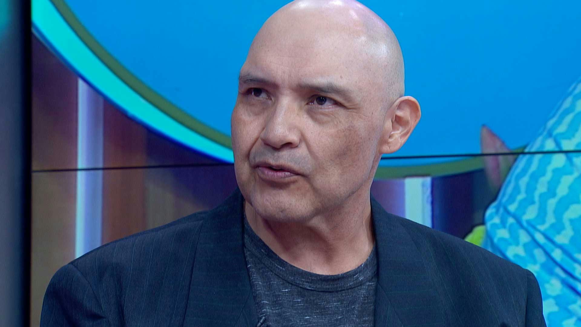 El vecino de Joel se pasea en calzones y a él le parece tormentoso