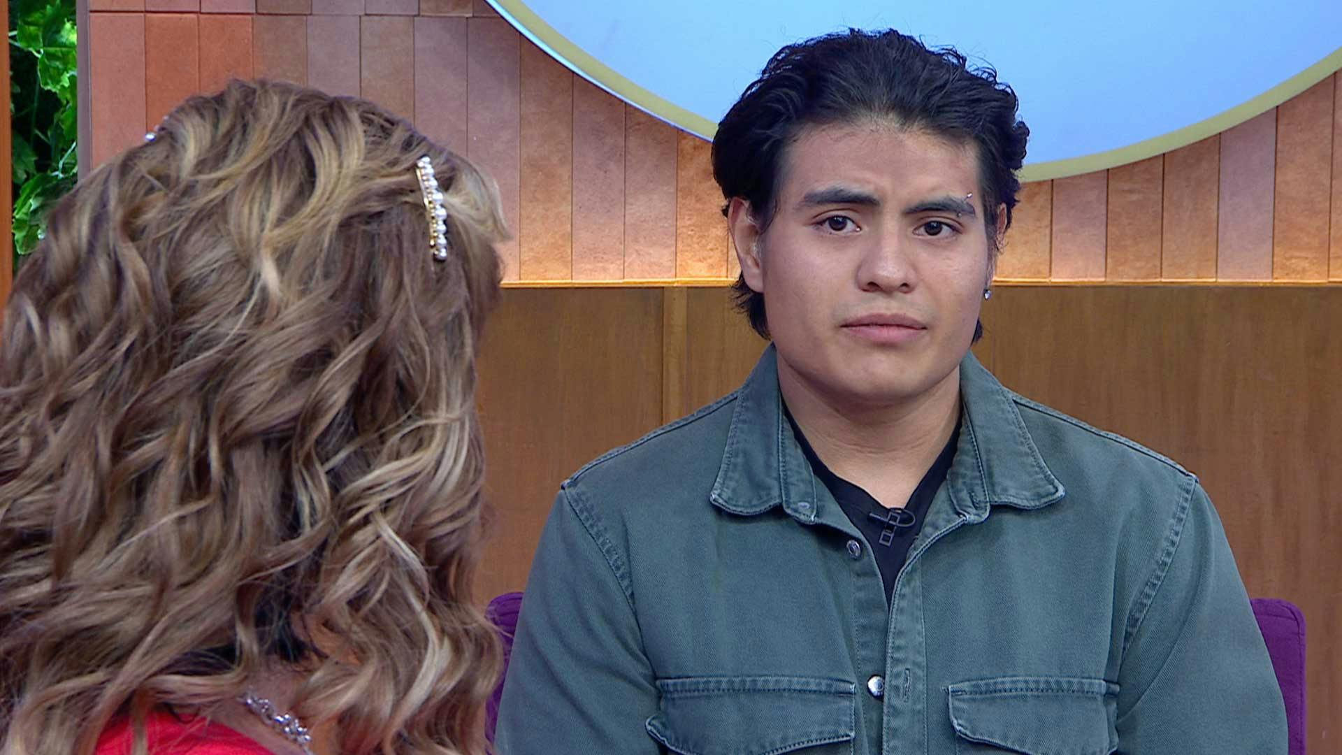 El papá de David lleva a sus novias a su casa cada quincena