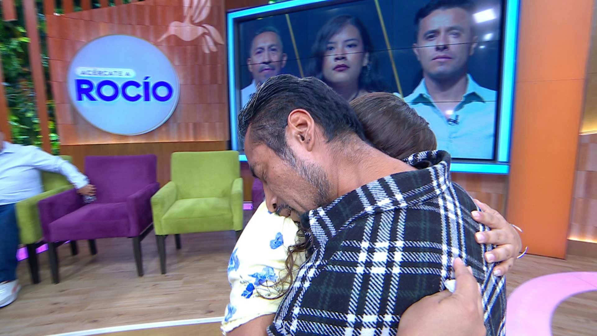 Alejandro es el padre de Guadalupe y está muy agradecido con Alfredo
