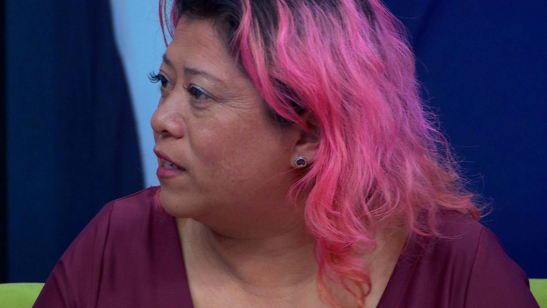 Los vecinos de María echan cuetes y ella está cansada de la situación