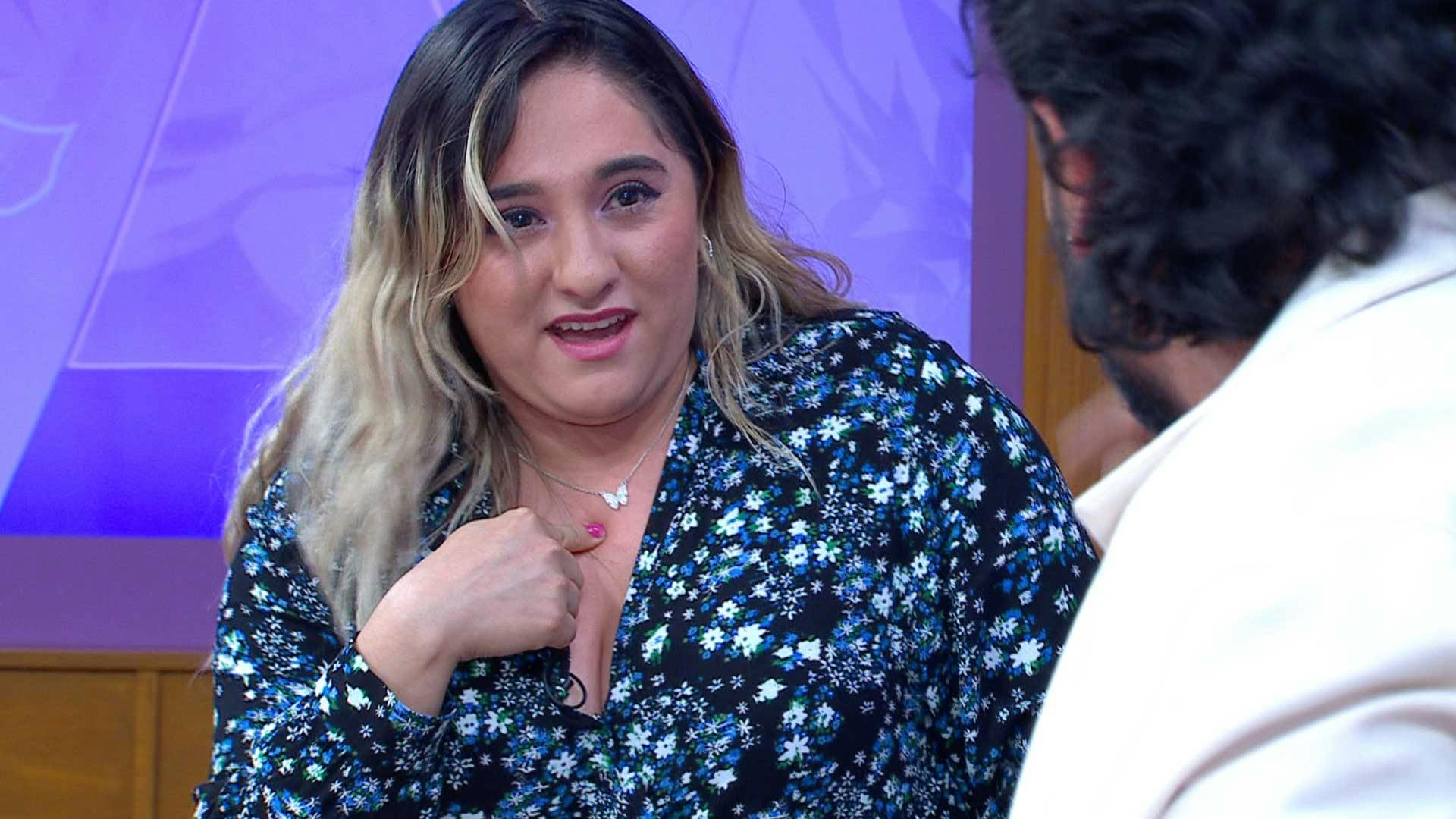 Vanesa dice que su hermano malgasta el dinero que le da su mamá