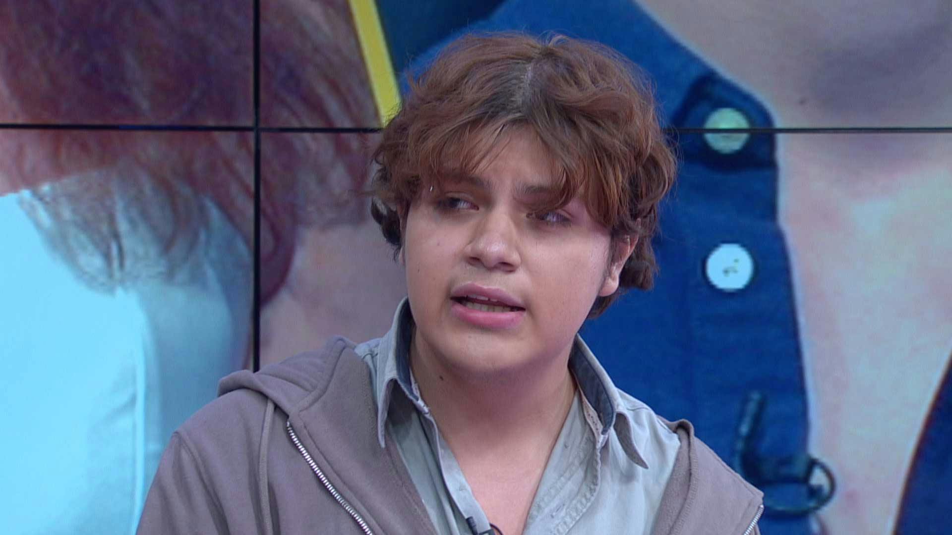 A Liam le pagaron por documentar todos los movimientos de Azul