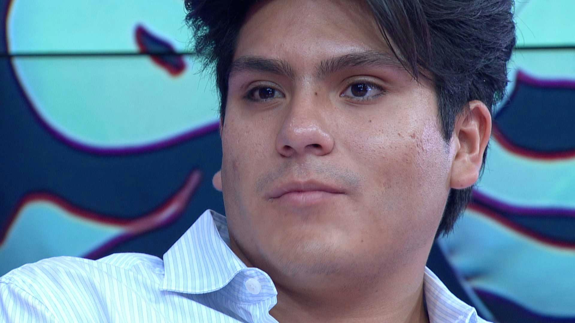 Arturo trabaja por aplicación el carro de su suegro y no le da cuentas