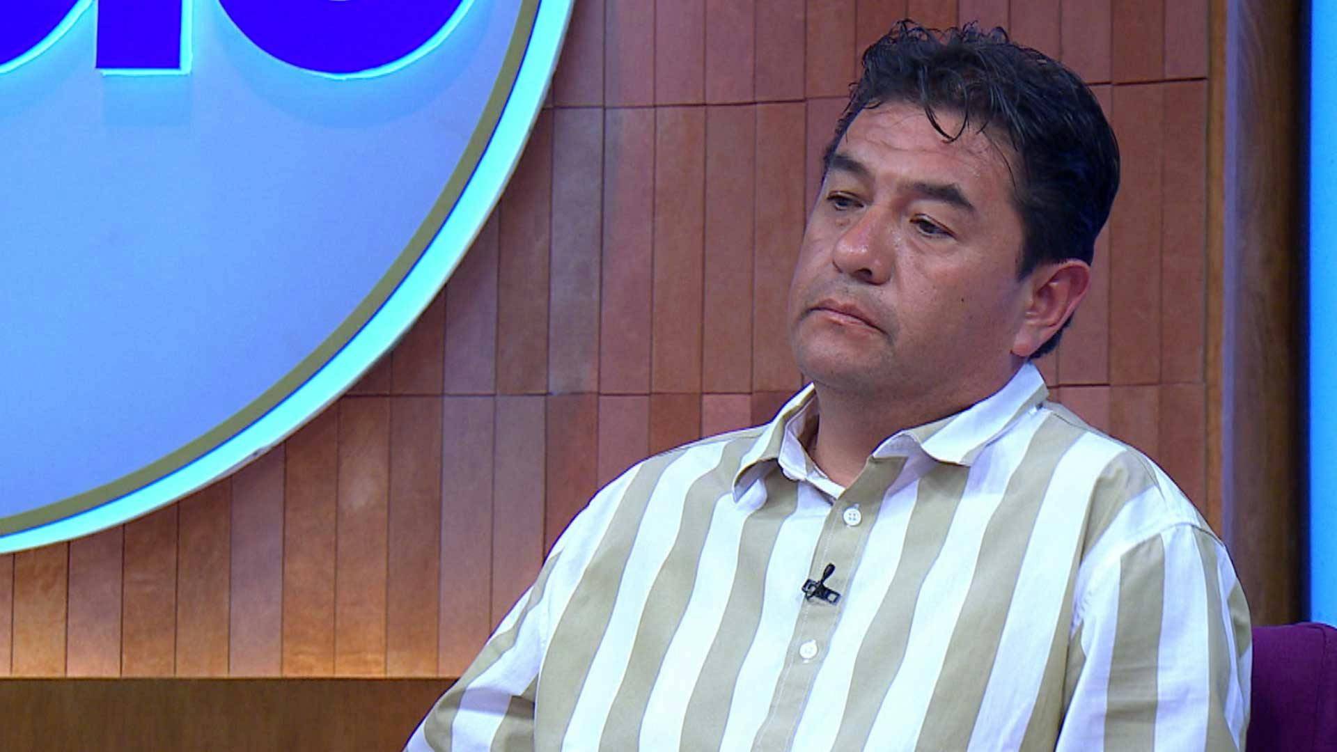 María perdió su lugar porque se largó, asegura su esposo Salvador