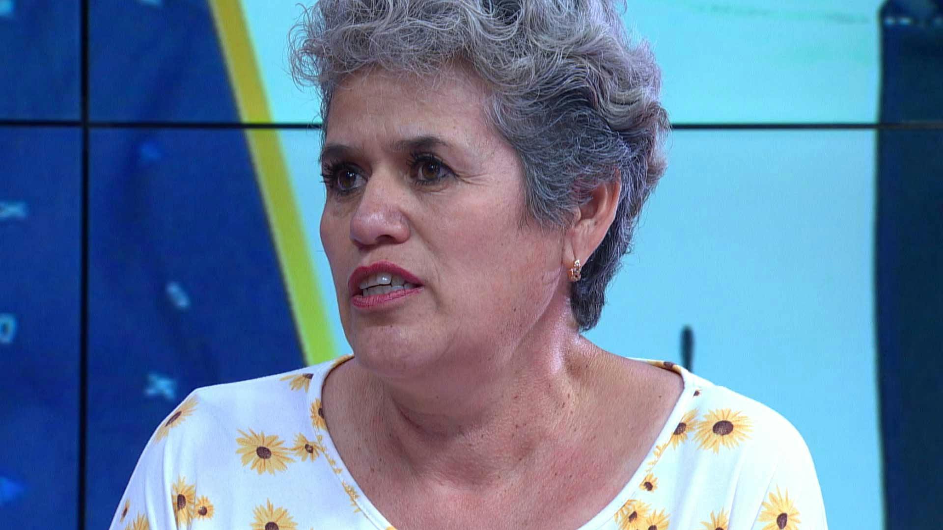Carmen está preocupada porque su sobrino tiene un papá falso