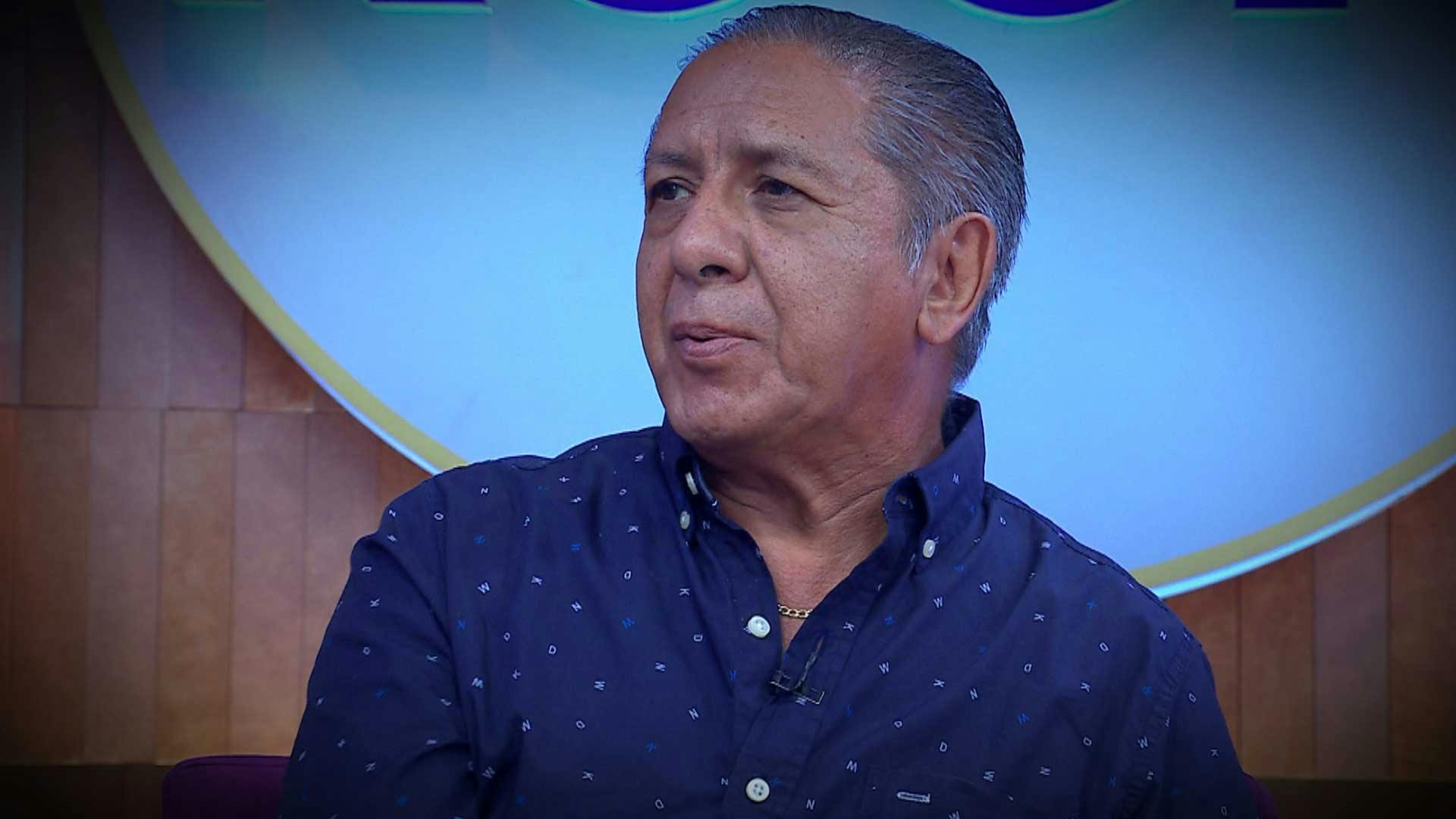 Román sacó a su mujer de su cuarto porque ya no cumplía como esposa