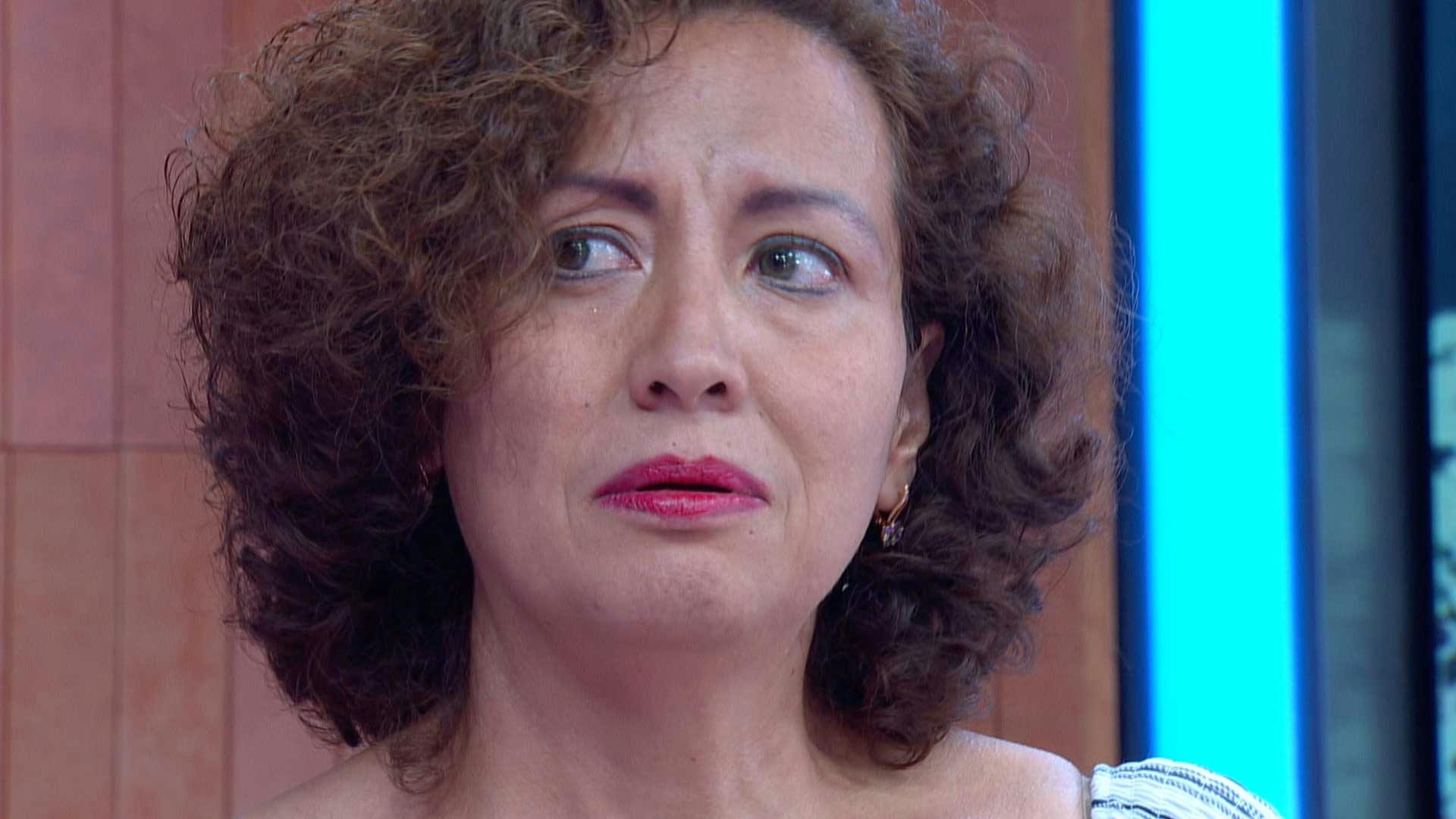 Sayra revela que su mamá anda con un chico 40 años menor